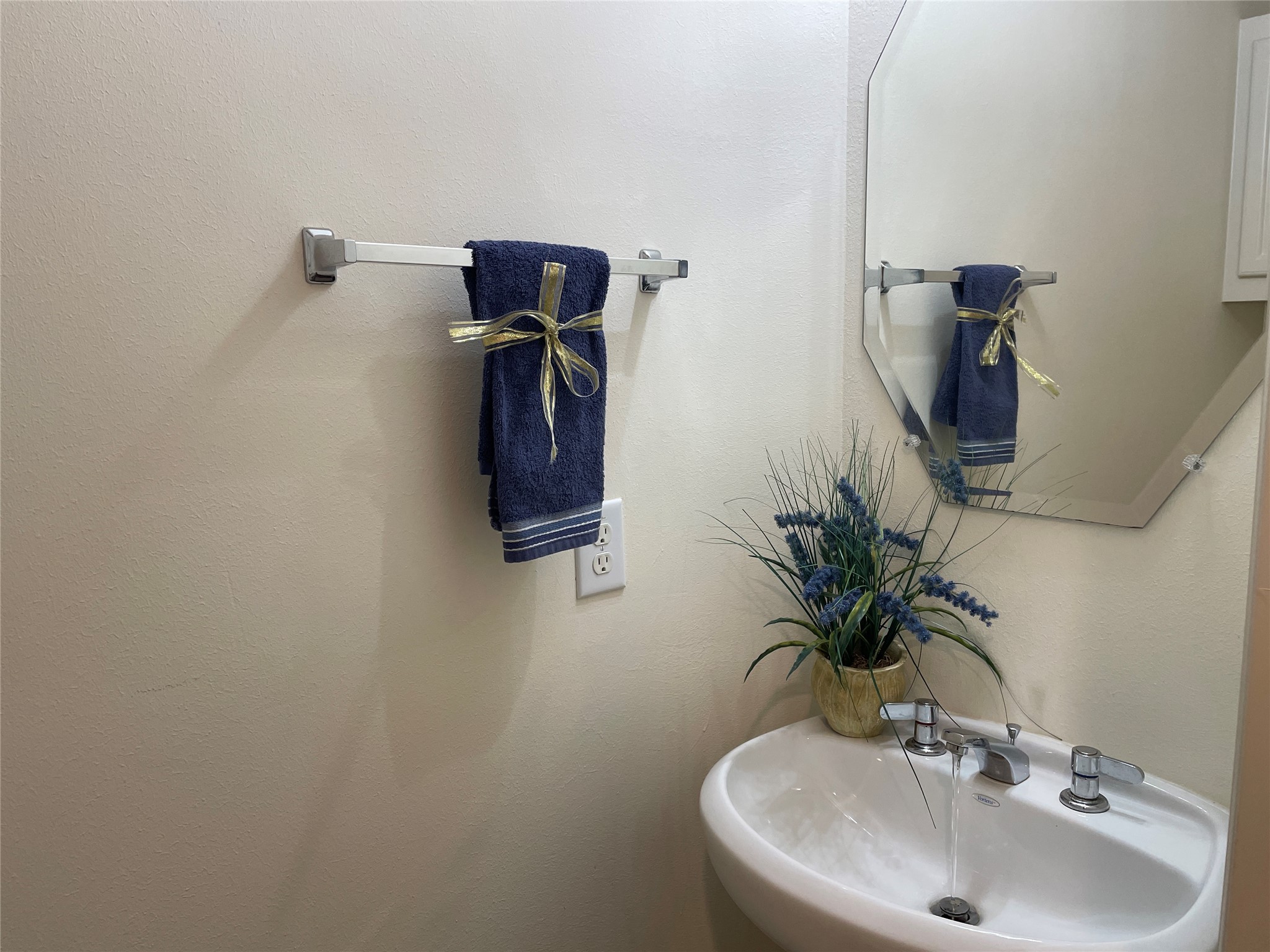 3704 Main Aspen Drive Property Photo 9