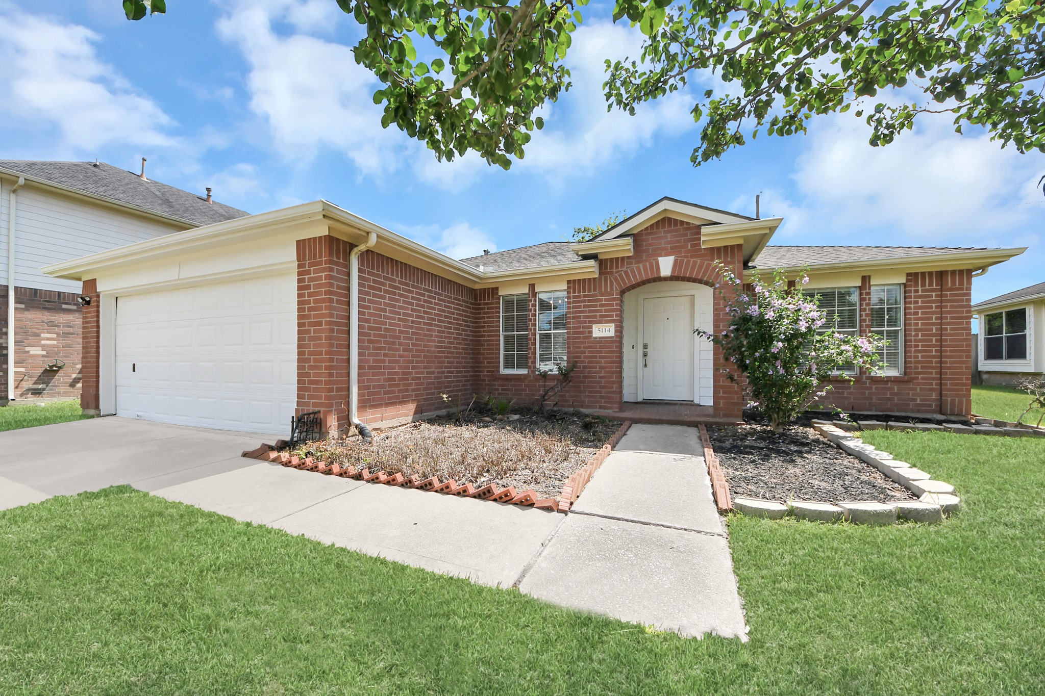 5114 Santrey Drive Property Photo 1