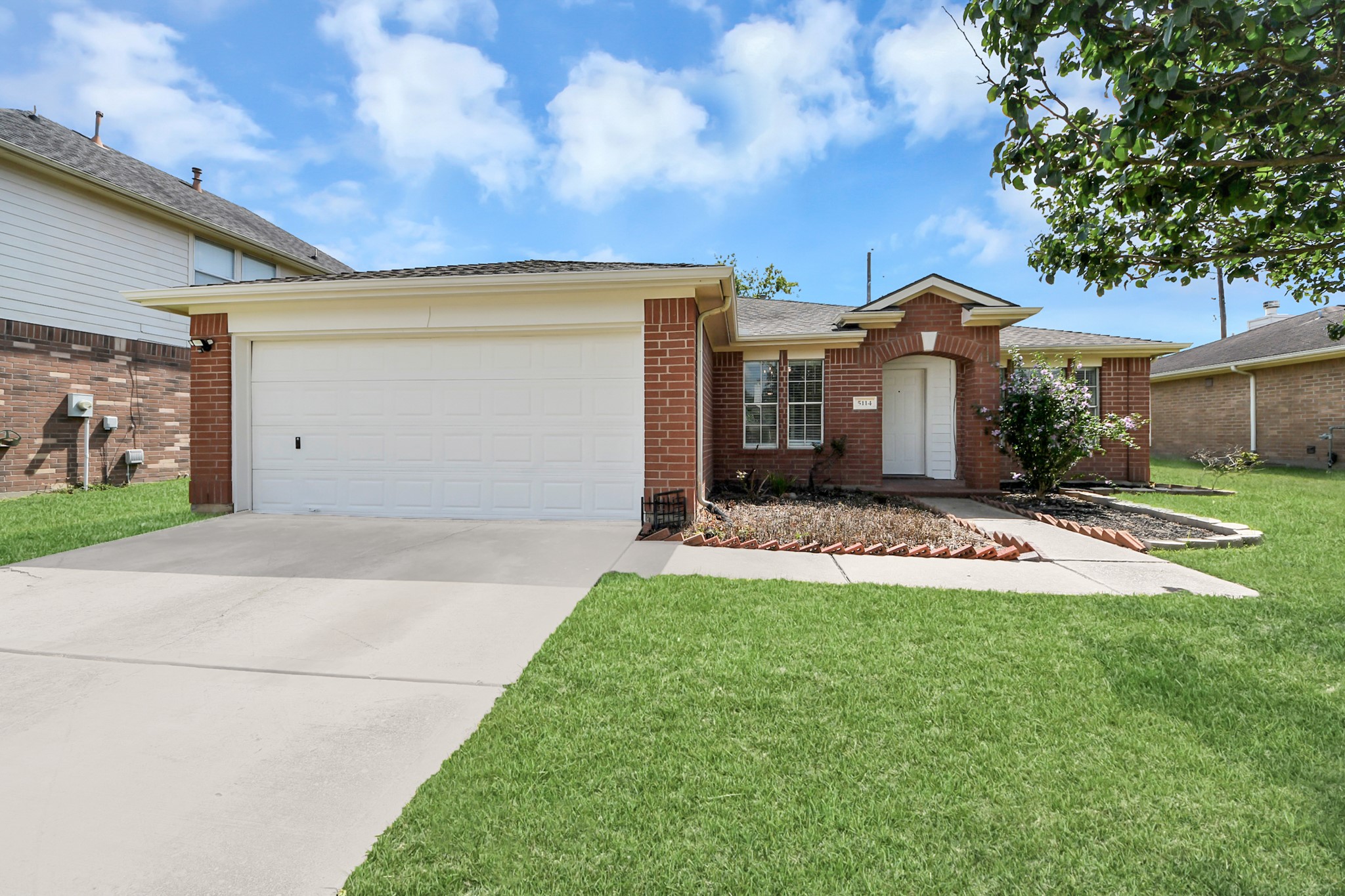 5114 Santrey Drive Property Photo 2