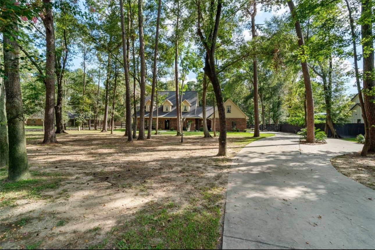415 Lago Trace Drive Property Photo 33