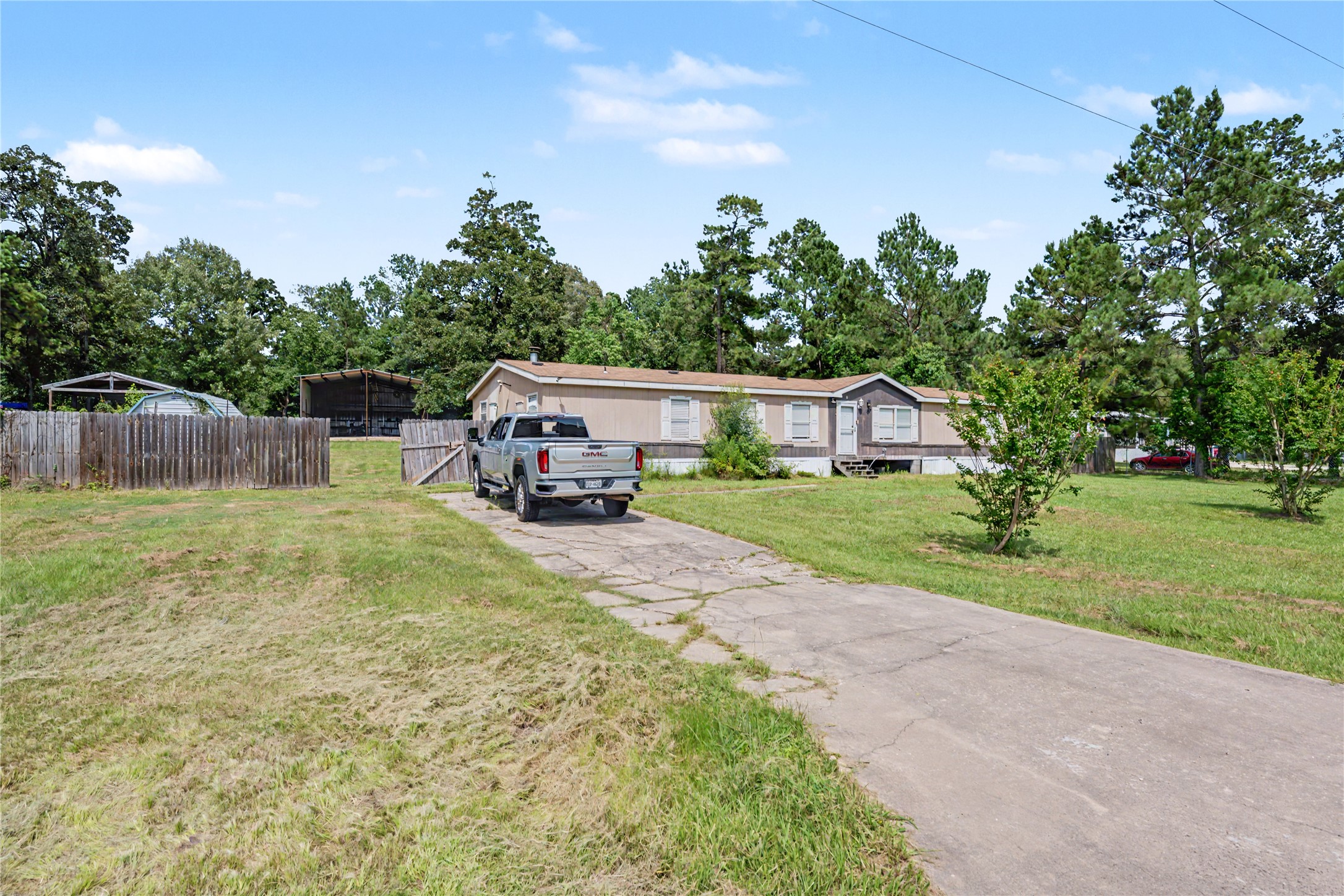 17685 Todd Street Property Photo 3