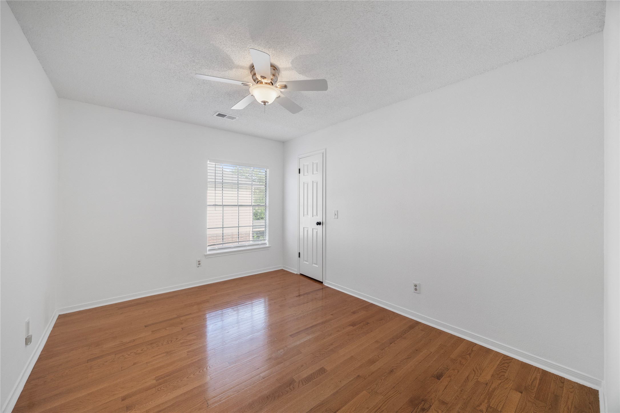 10310 Minturn Ln Property Photo 34