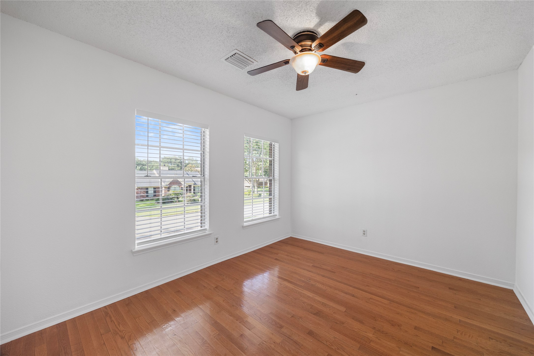 10310 Minturn Ln Property Photo 36