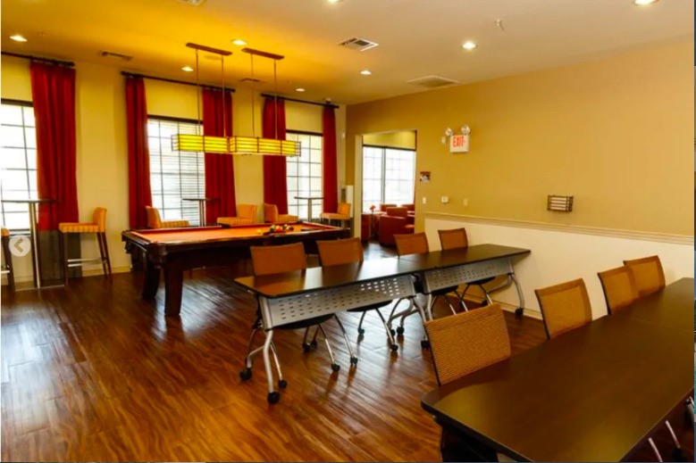8275 Stonebrook Pkwy Property Photo 3