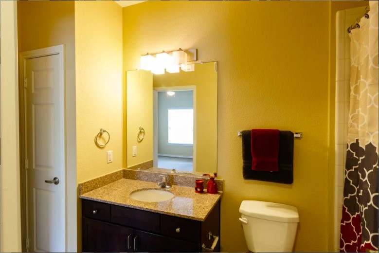 8275 Stonebrook Pkwy Property Photo 15