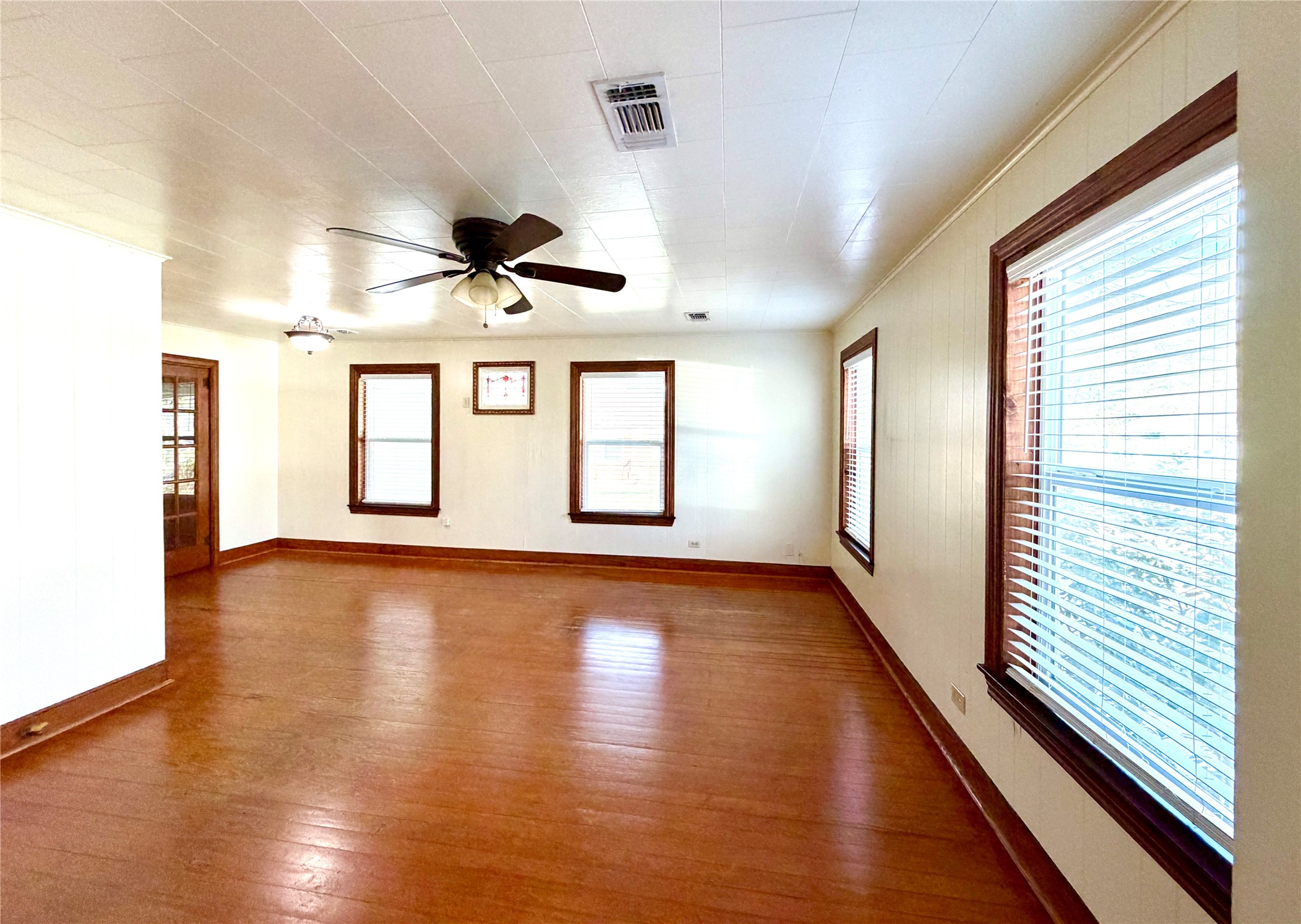 1104 Marie Street Property Photo 5