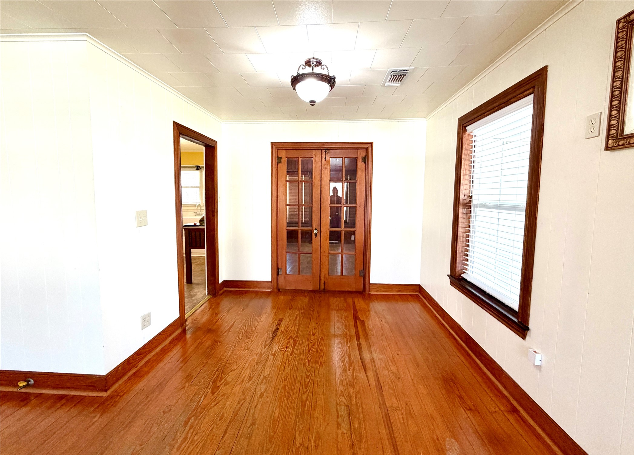 1104 Marie Street Property Photo 7