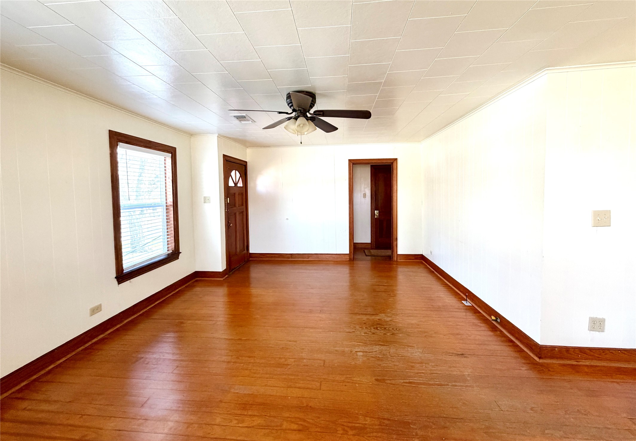 1104 Marie Street Property Photo 8