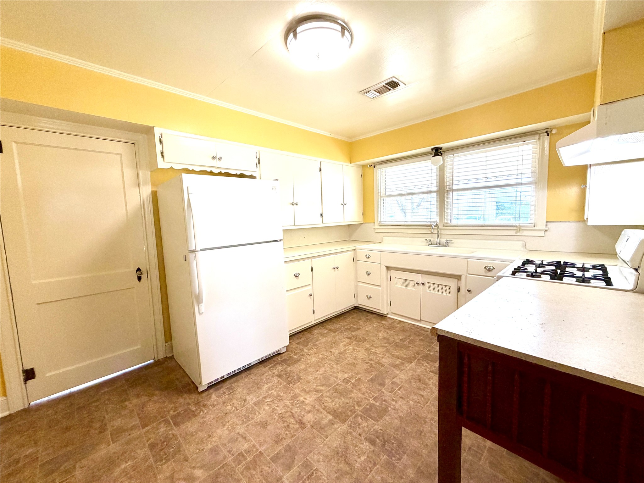 1104 Marie Street Property Photo 10