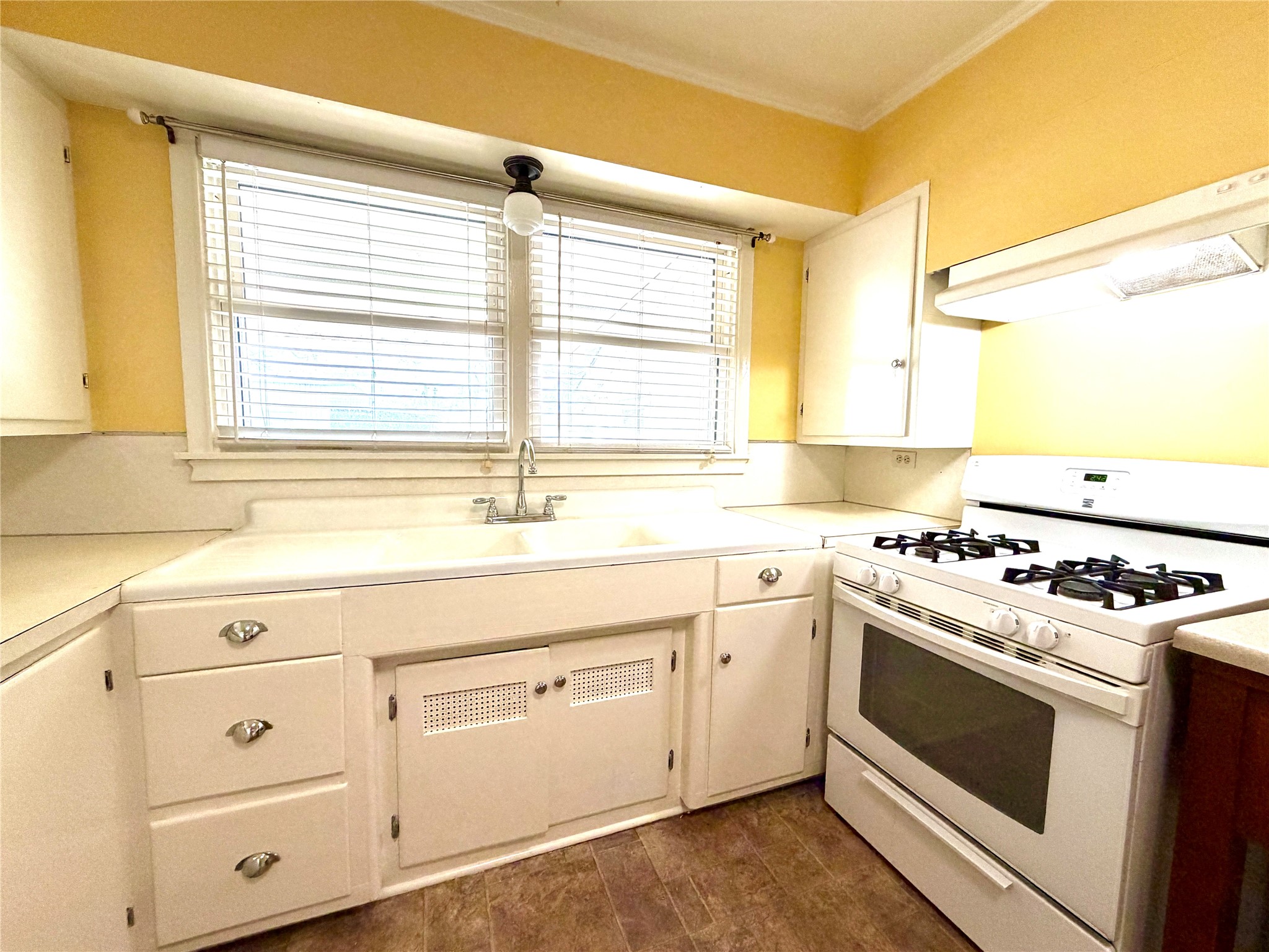 1104 Marie Street Property Photo 12