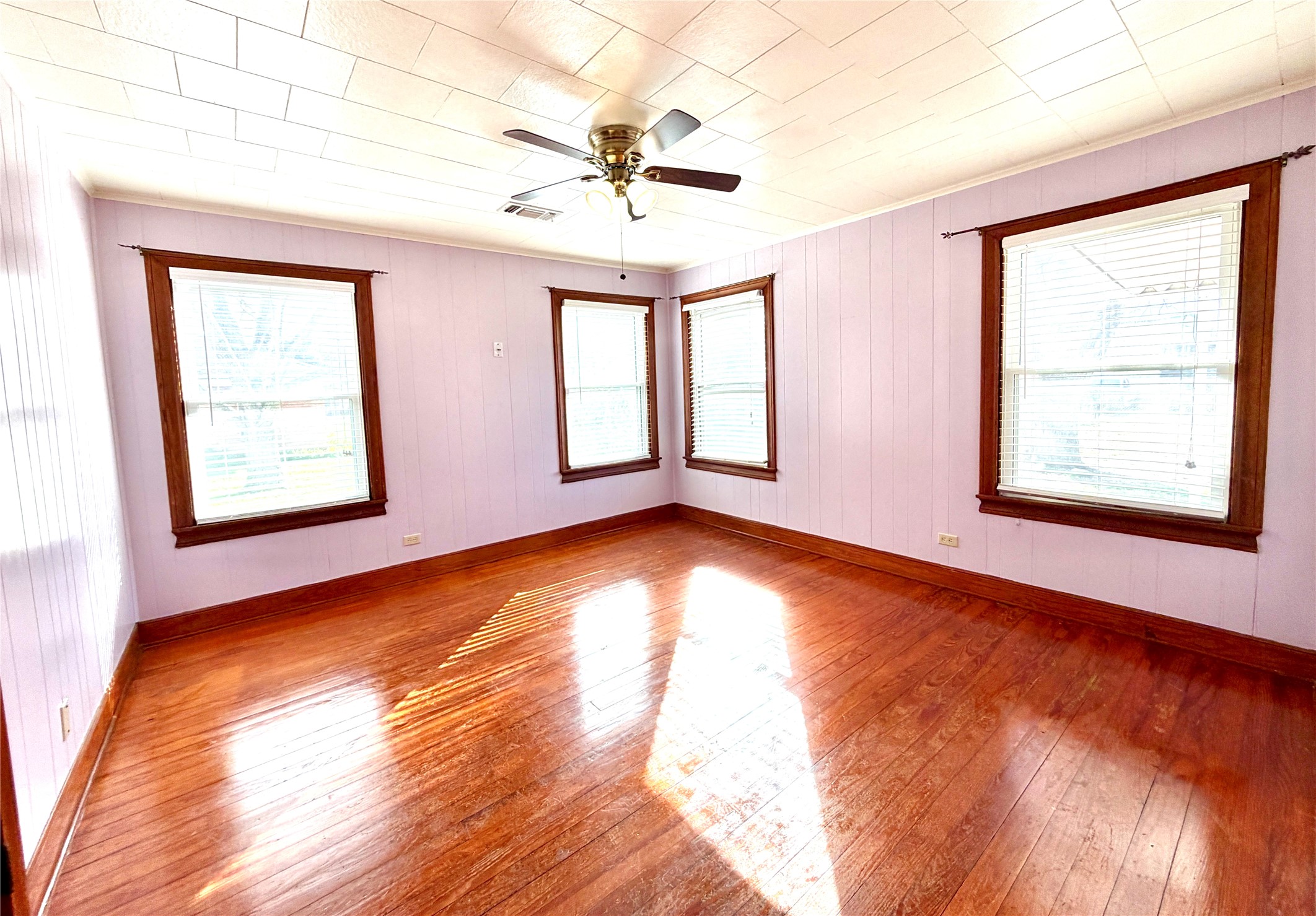 1104 Marie Street Property Photo 14
