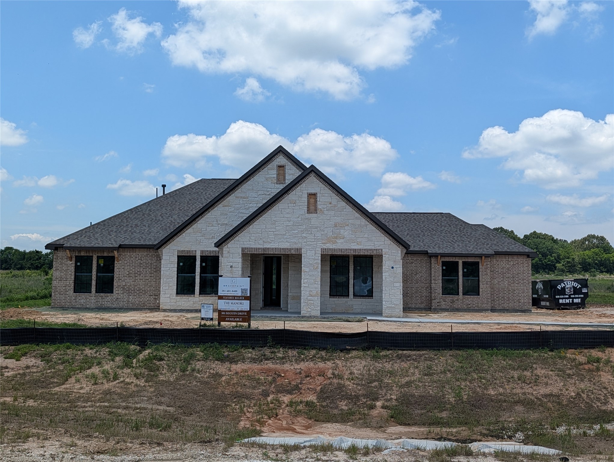 301 Seguin Drive Property Photo 1
