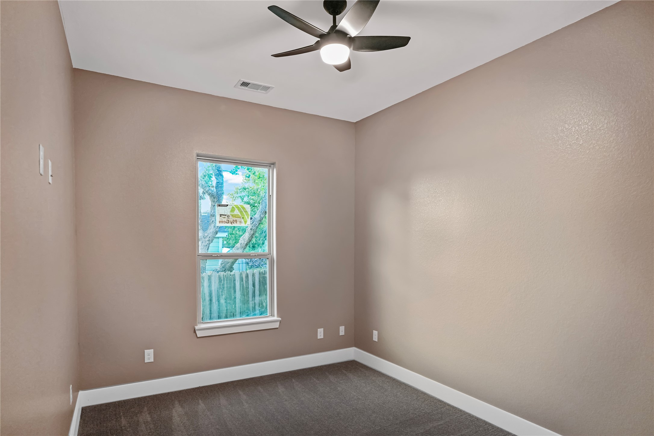 725 Avenue A Property Photo 10