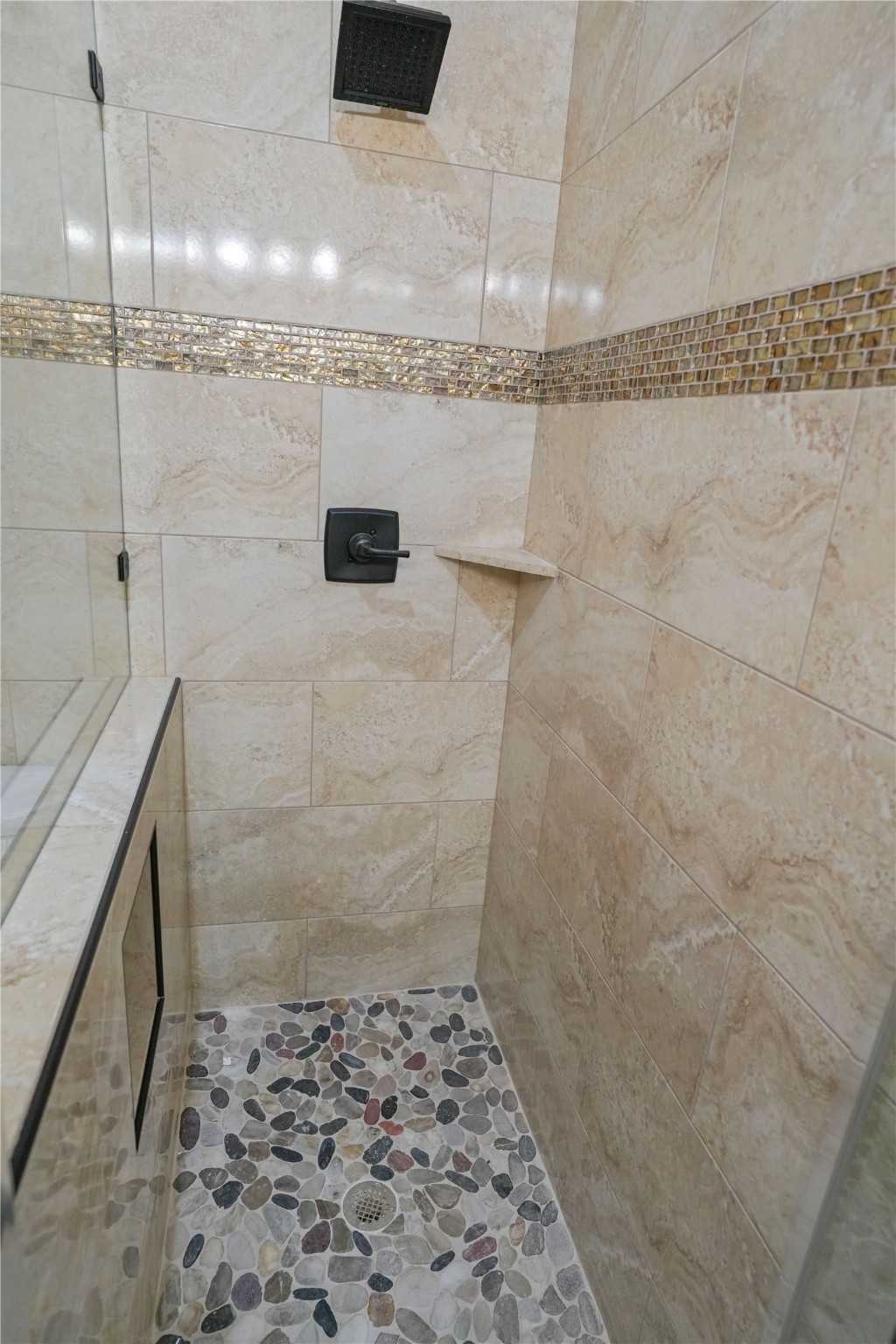 725 Avenue A Property Photo 13