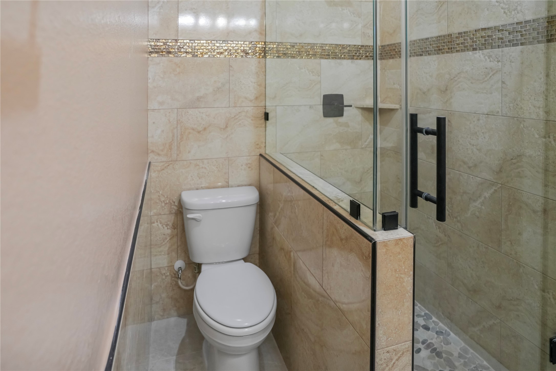 725 Avenue A Property Photo 14