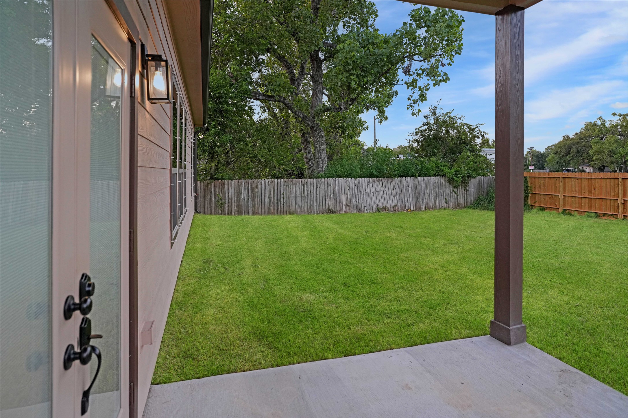 725 Avenue A Property Photo 17