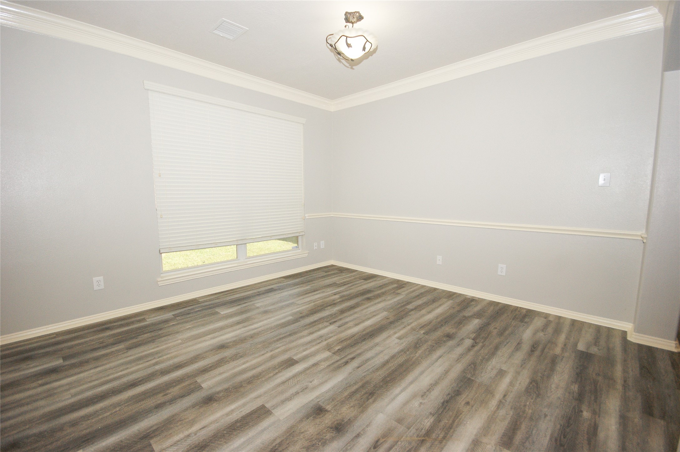 2516 Royal Terns Court Property Photo 4