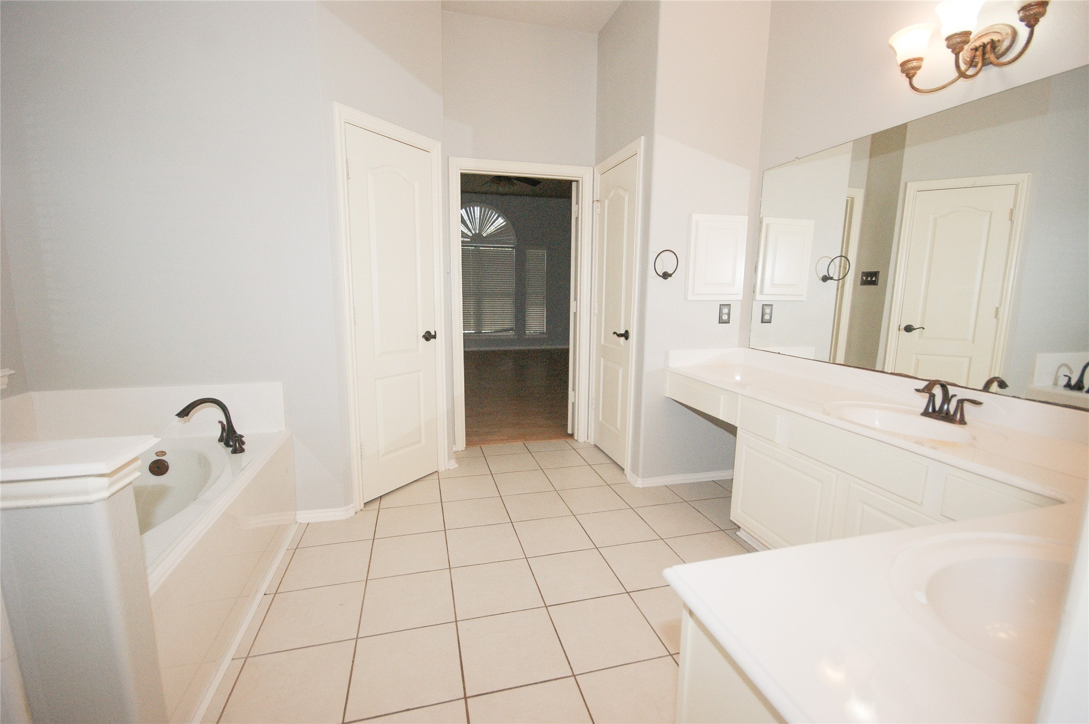 2516 Royal Terns Court Property Photo 17