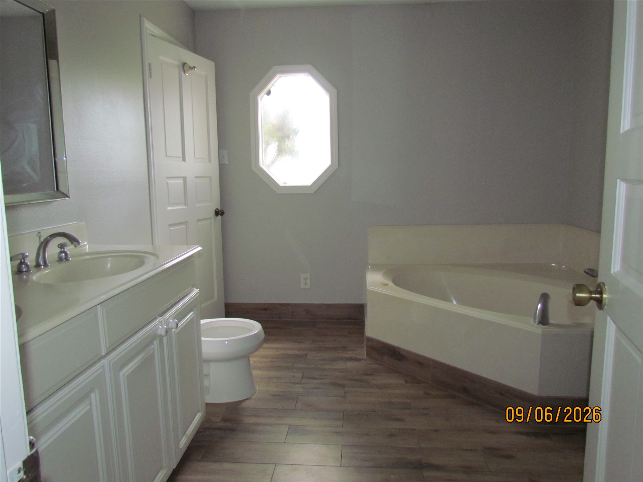 10814 Brentway Drive Property Photo 4