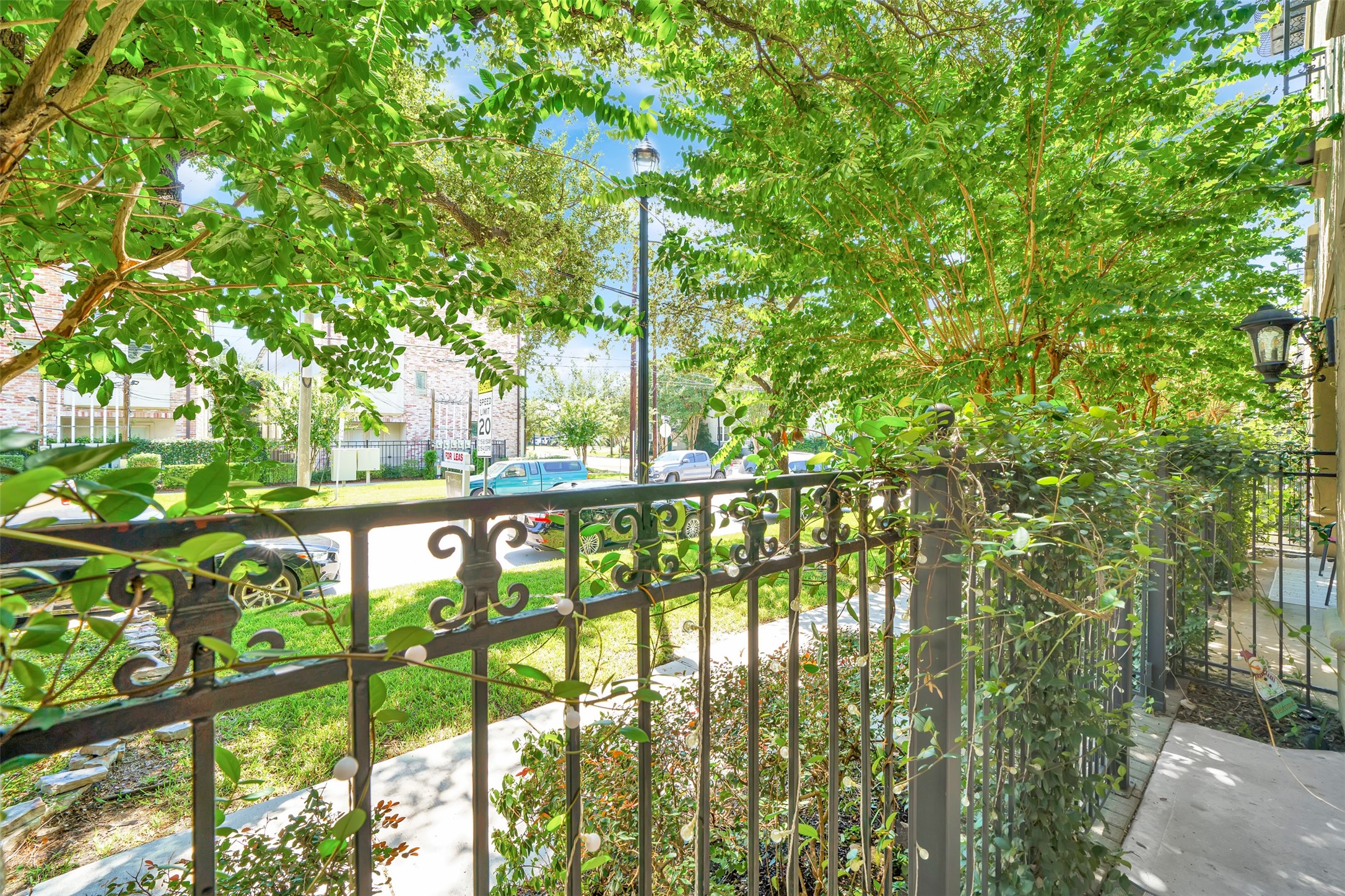 2216 Chenevert Street 6 Property Photo 23