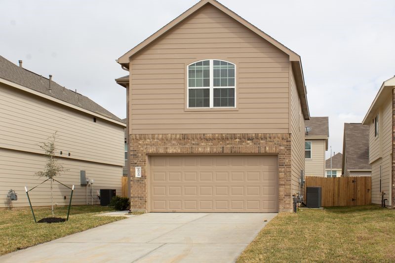 18518 Tarlo River Trail Property Photo 1