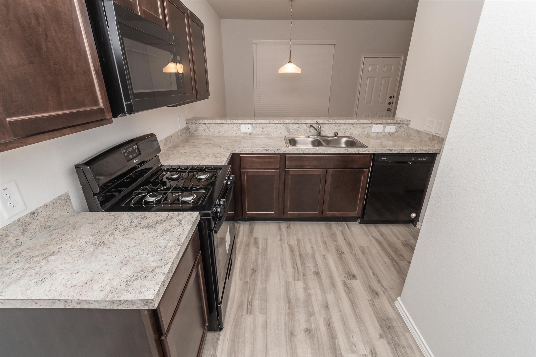18518 Tarlo River Trail Property Photo 5