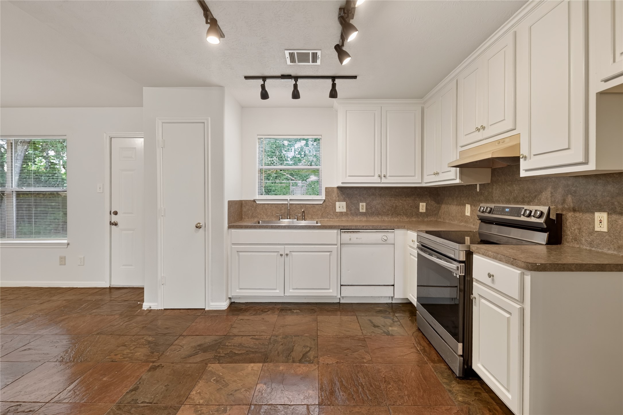 16371 Full Moon Court Property Photo 8
