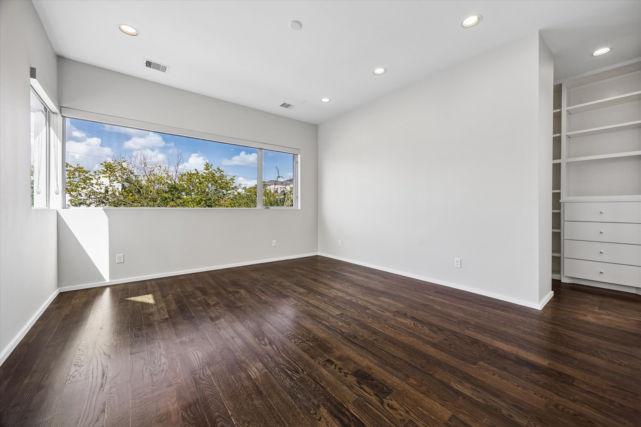4309 Lillian Street Property Photo 4