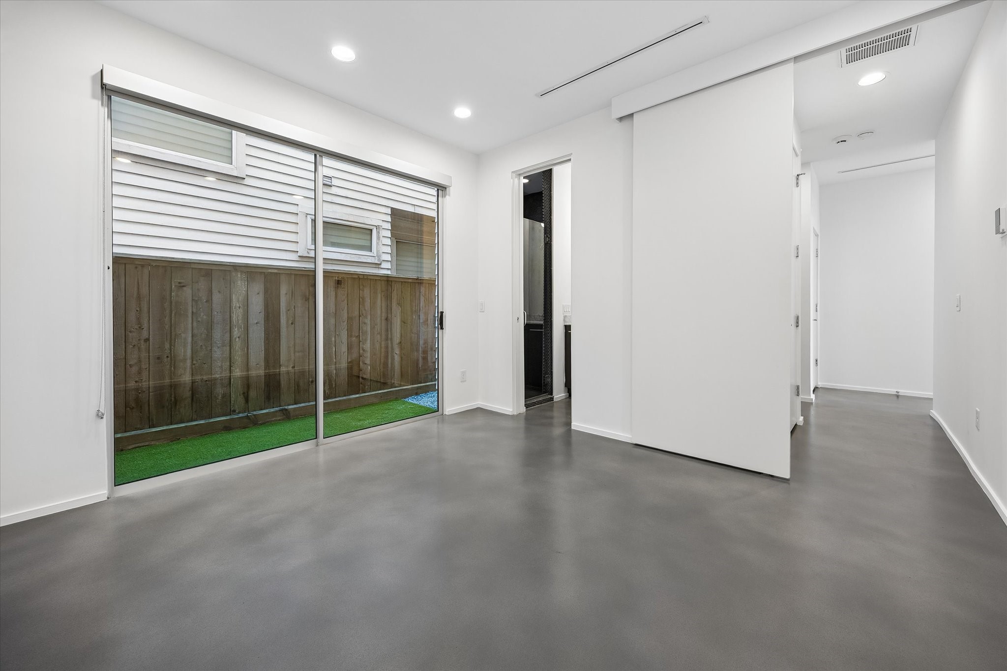 4309 Lillian Street Property Photo 8
