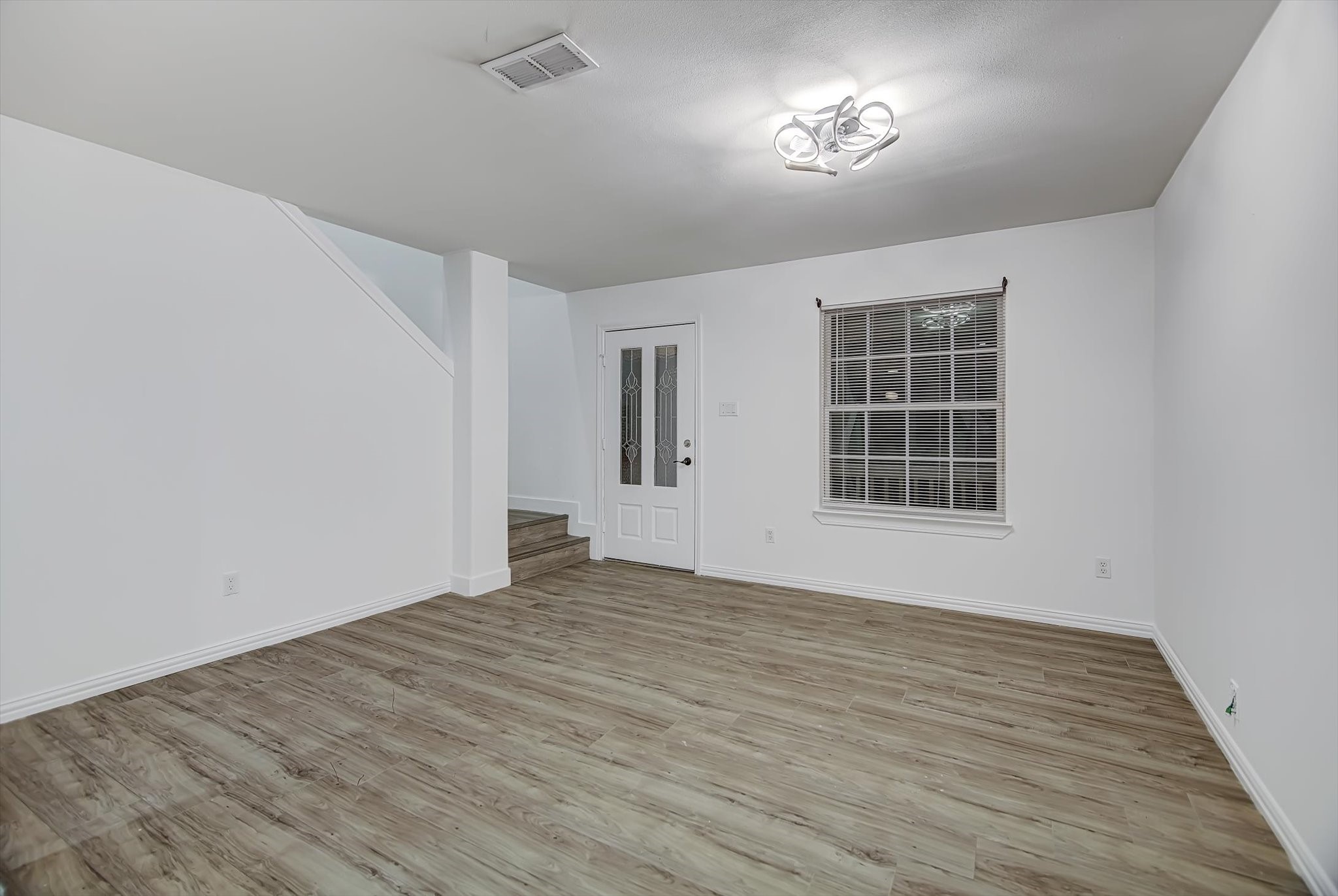 3107 Rendezvous Court Property Photo 4