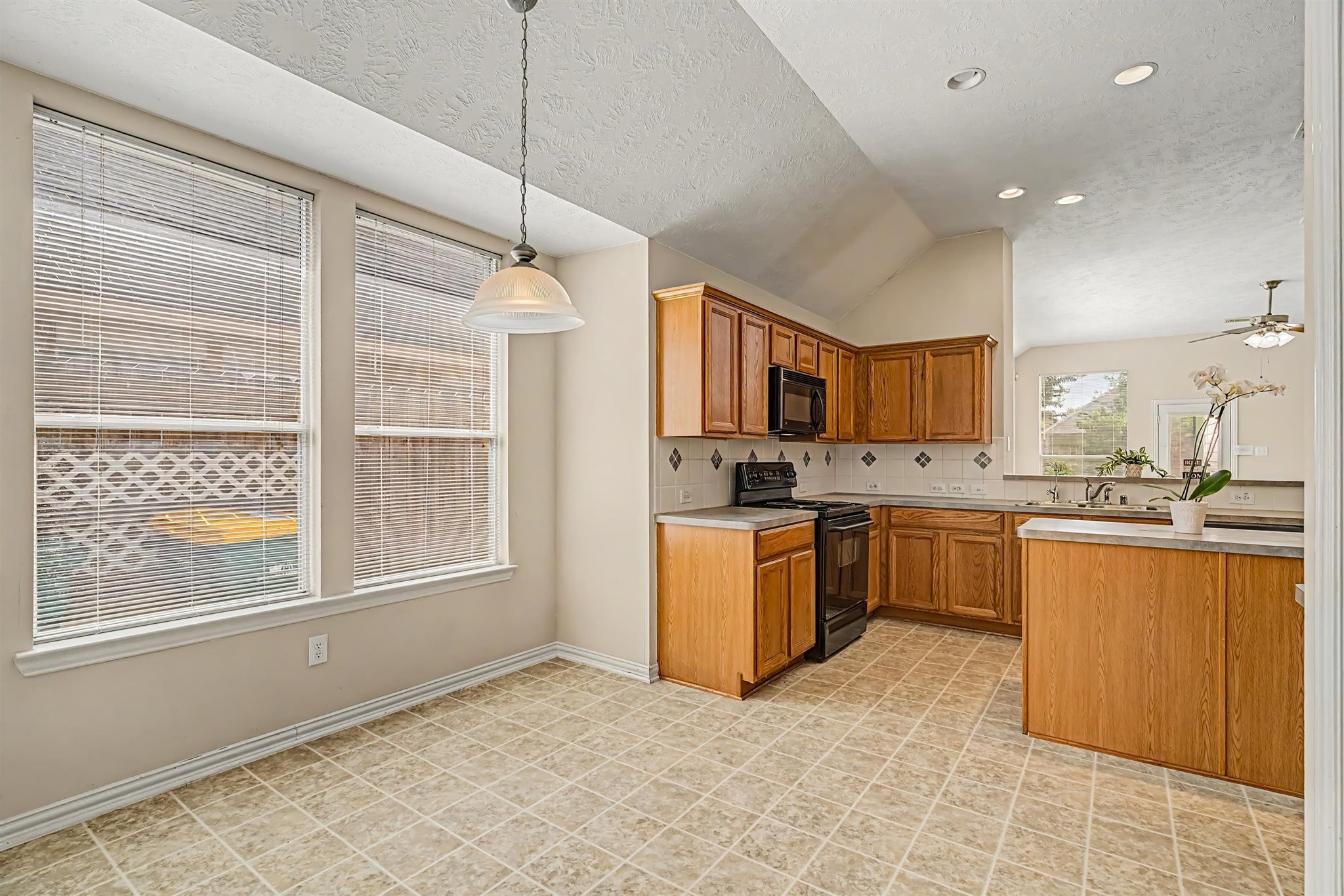 16011 Belleshire Glen Lane Property Photo 10