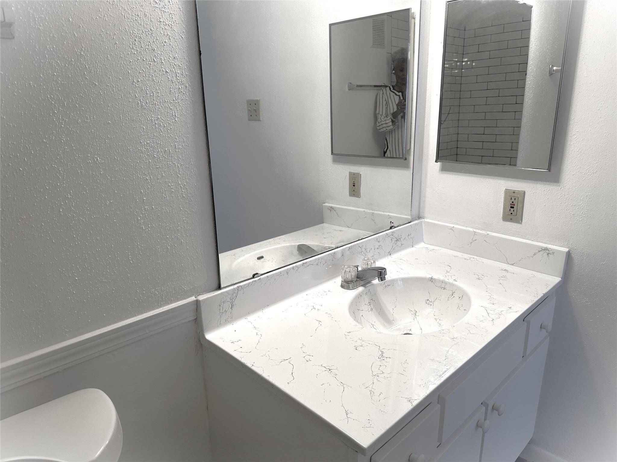 2824 S Bartell Drive Property Photo 11