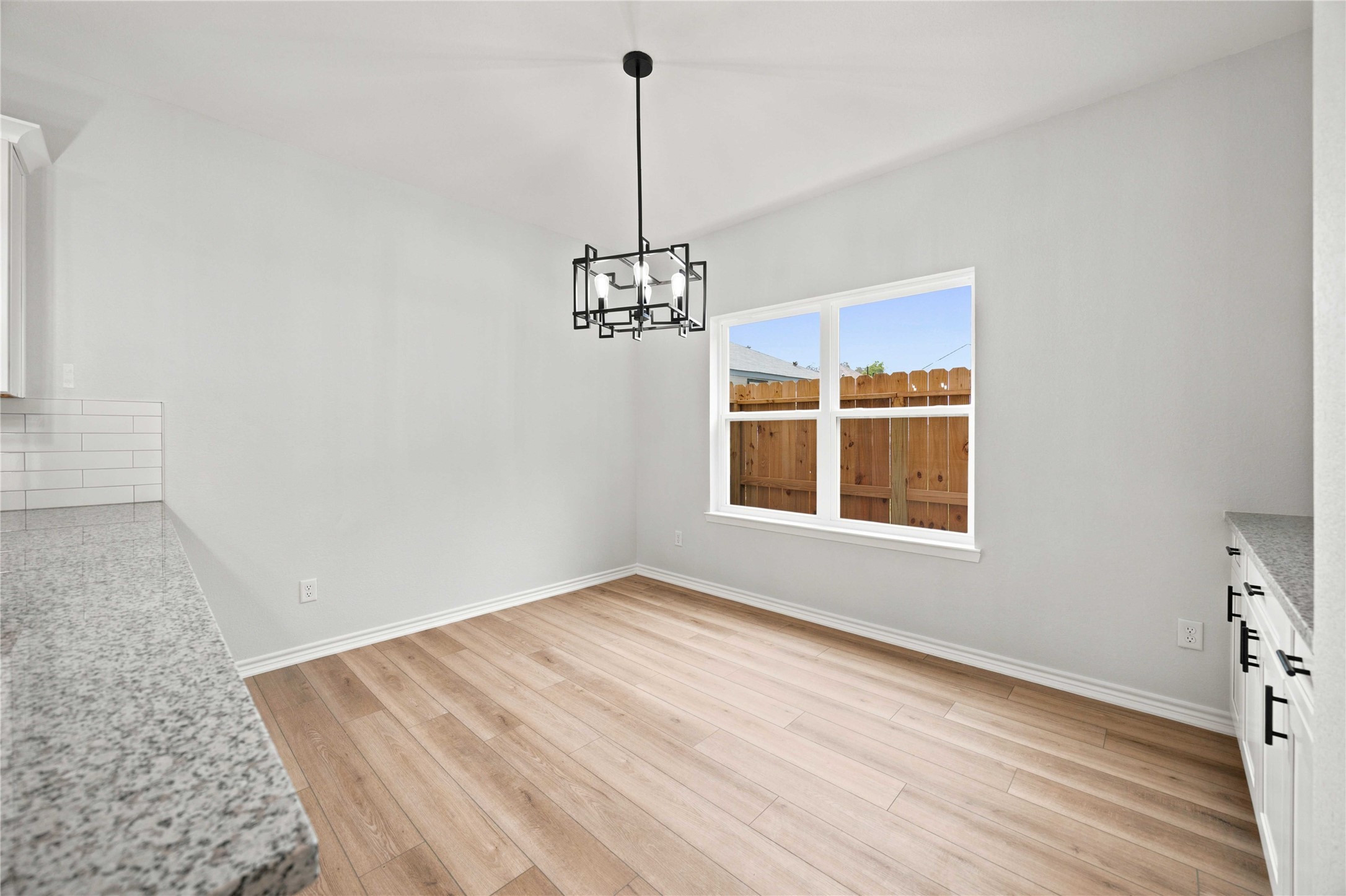 2024 Hampton Street B Property Photo 7