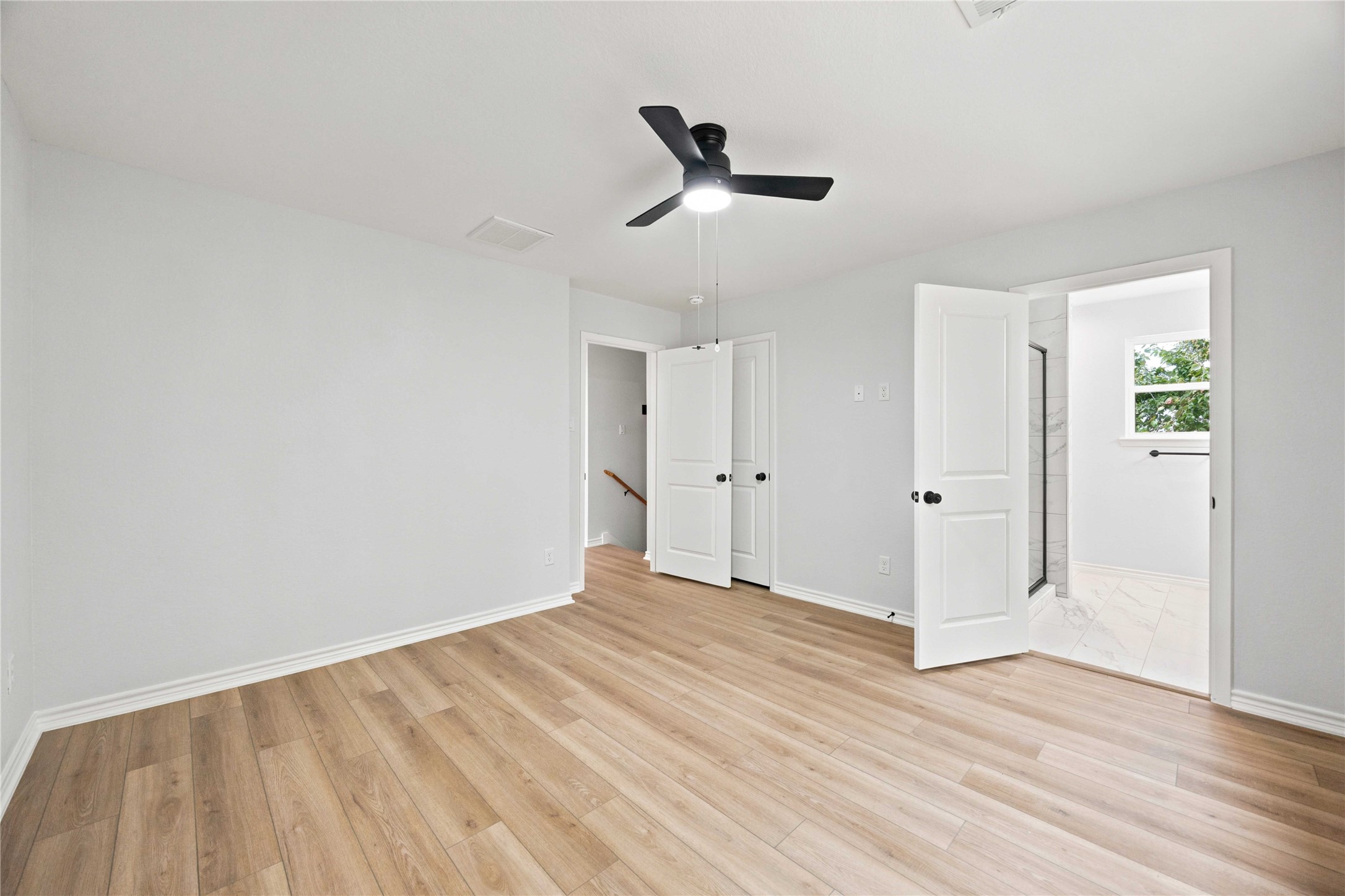 2024 Hampton Street B Property Photo 12