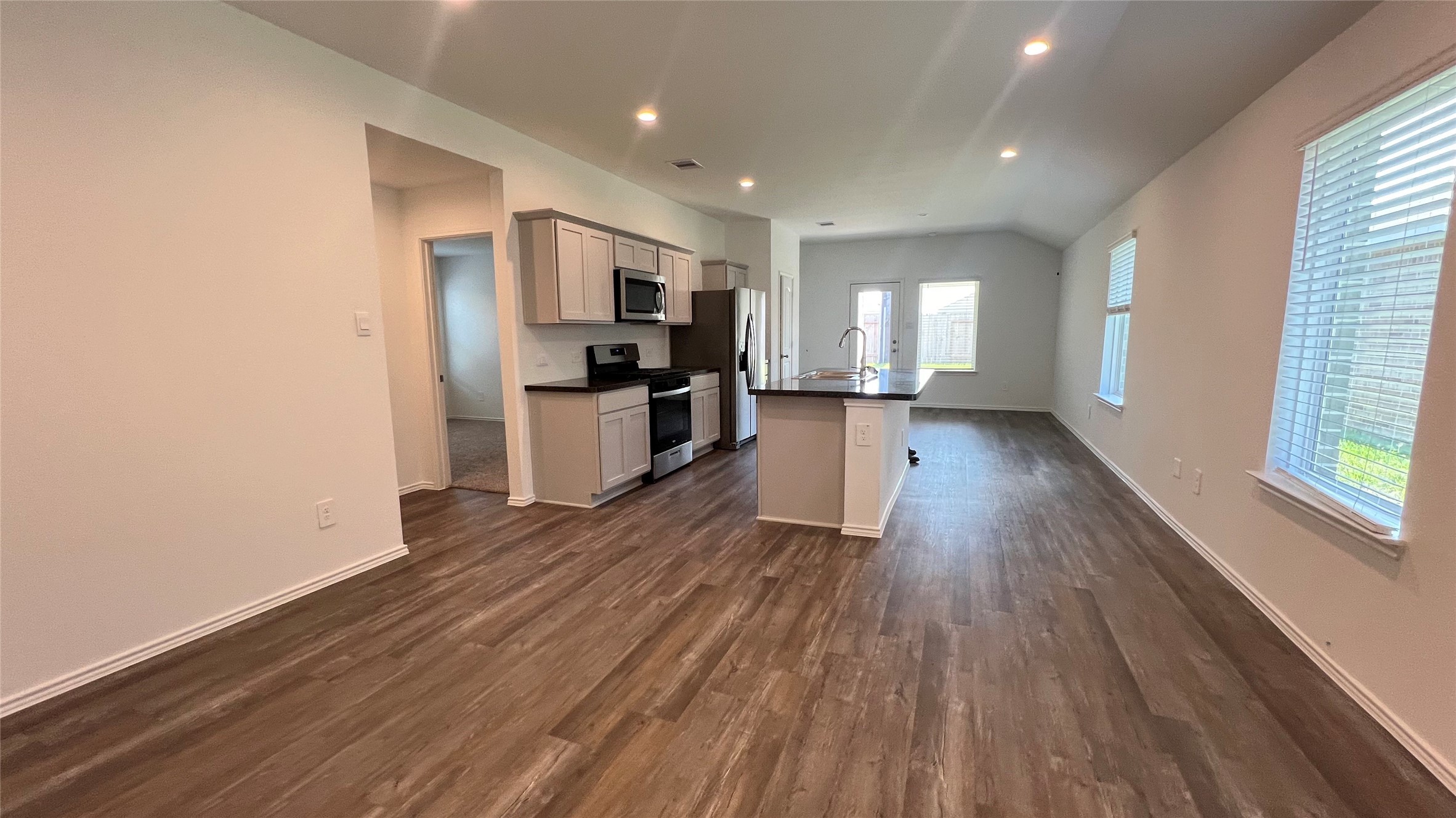 5434 Desert Glen Drive Property Photo 4