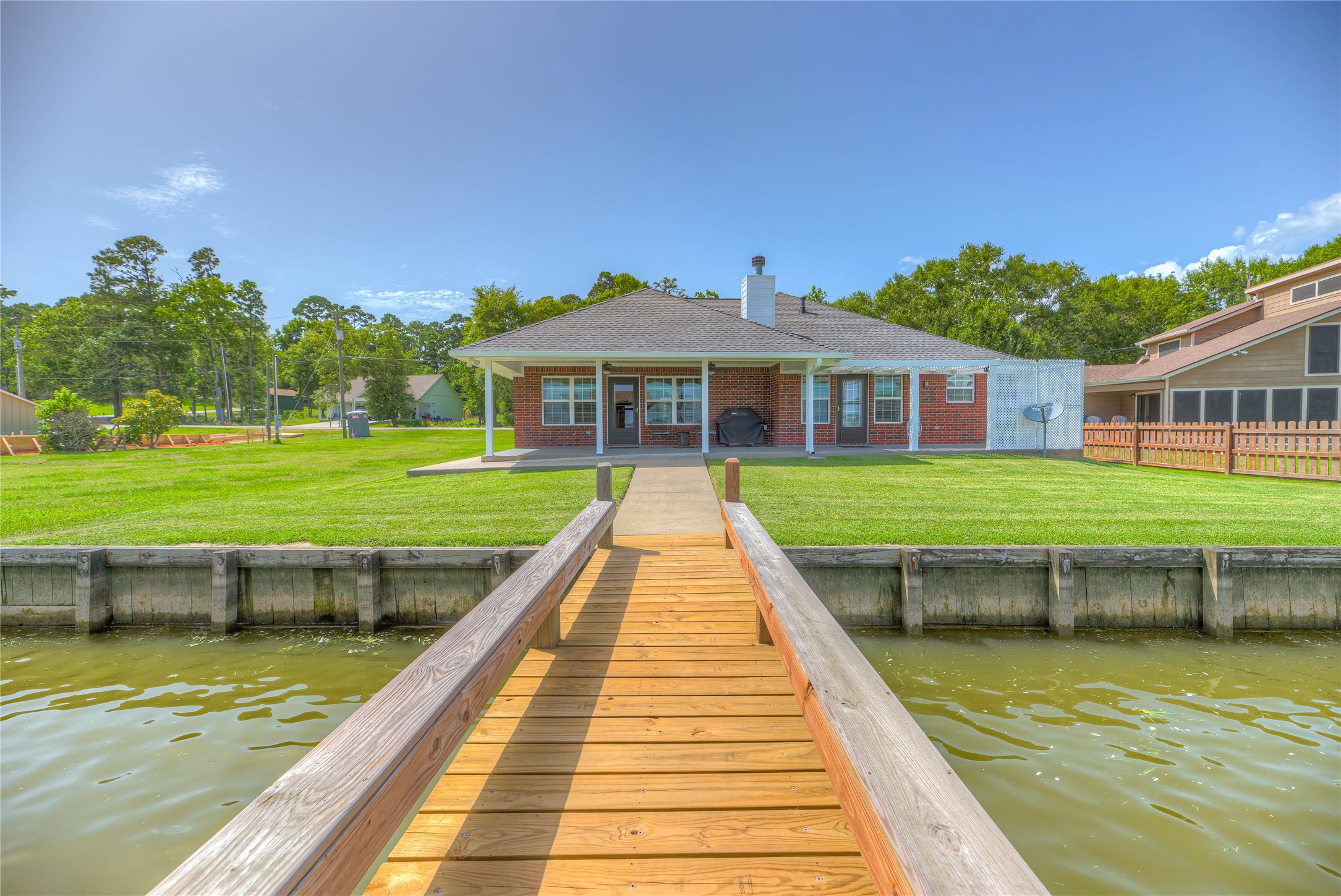 320 Lakefront Drive