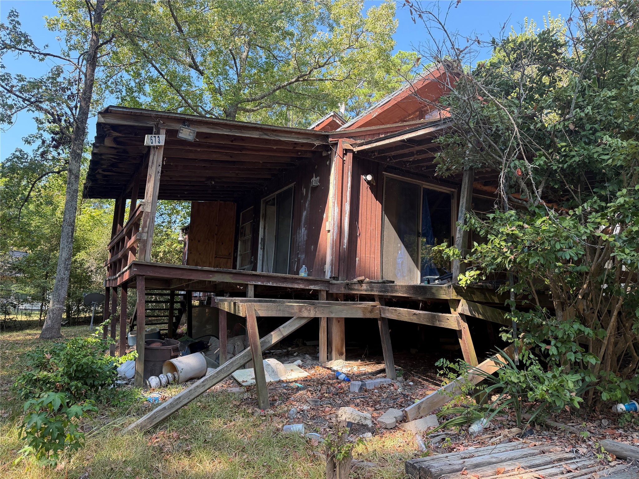 673 Whisperwood Drive Property Photo 1