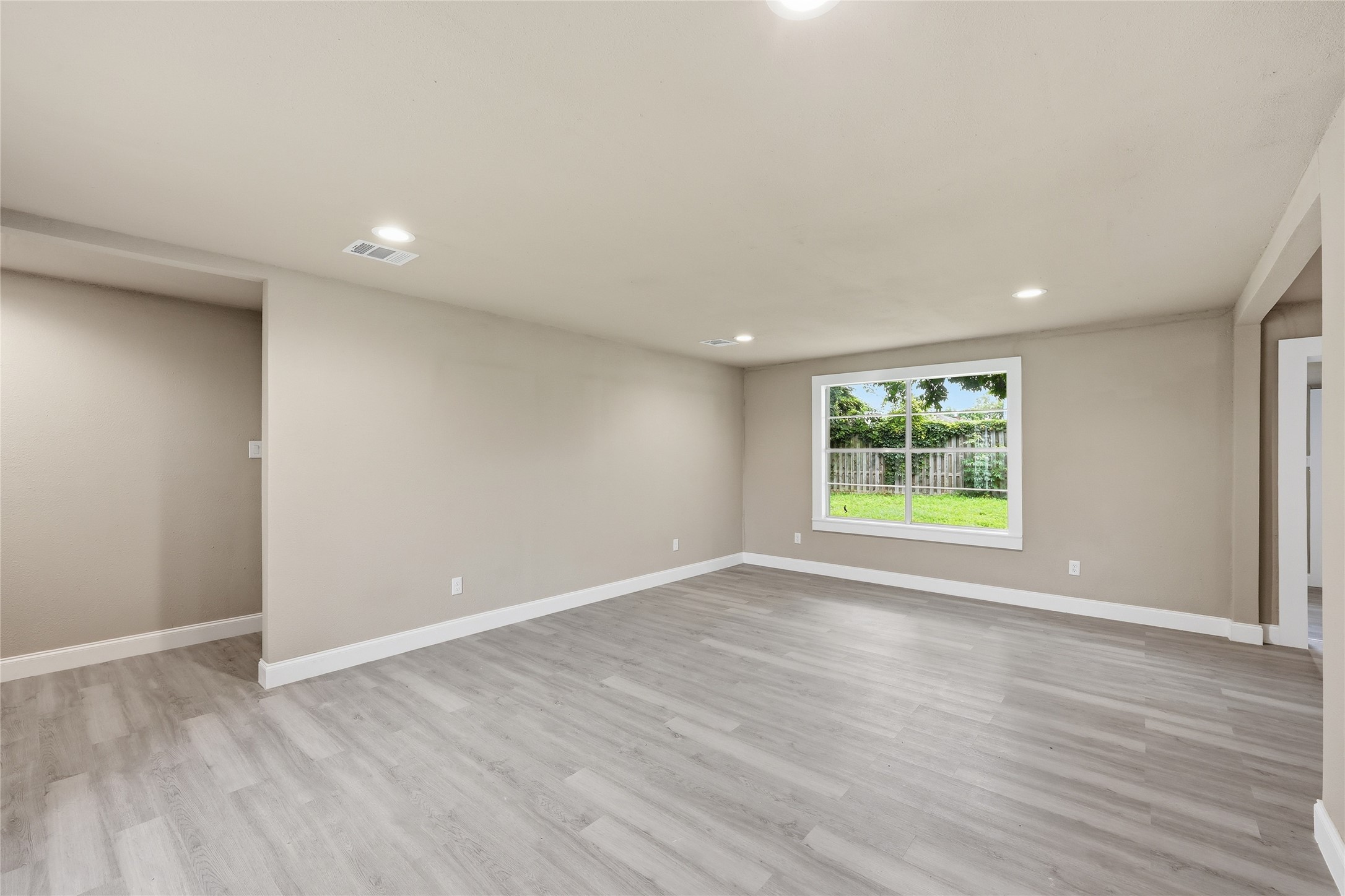 3930 Hartel Street Property Photo 3