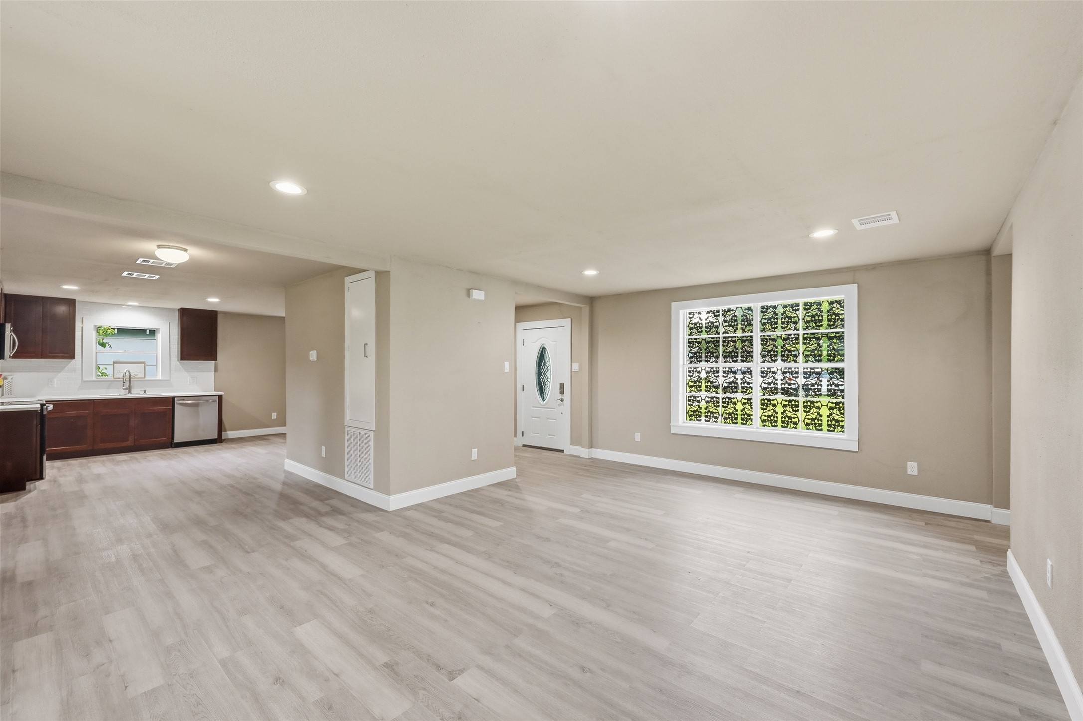 3930 Hartel Street Property Photo 14