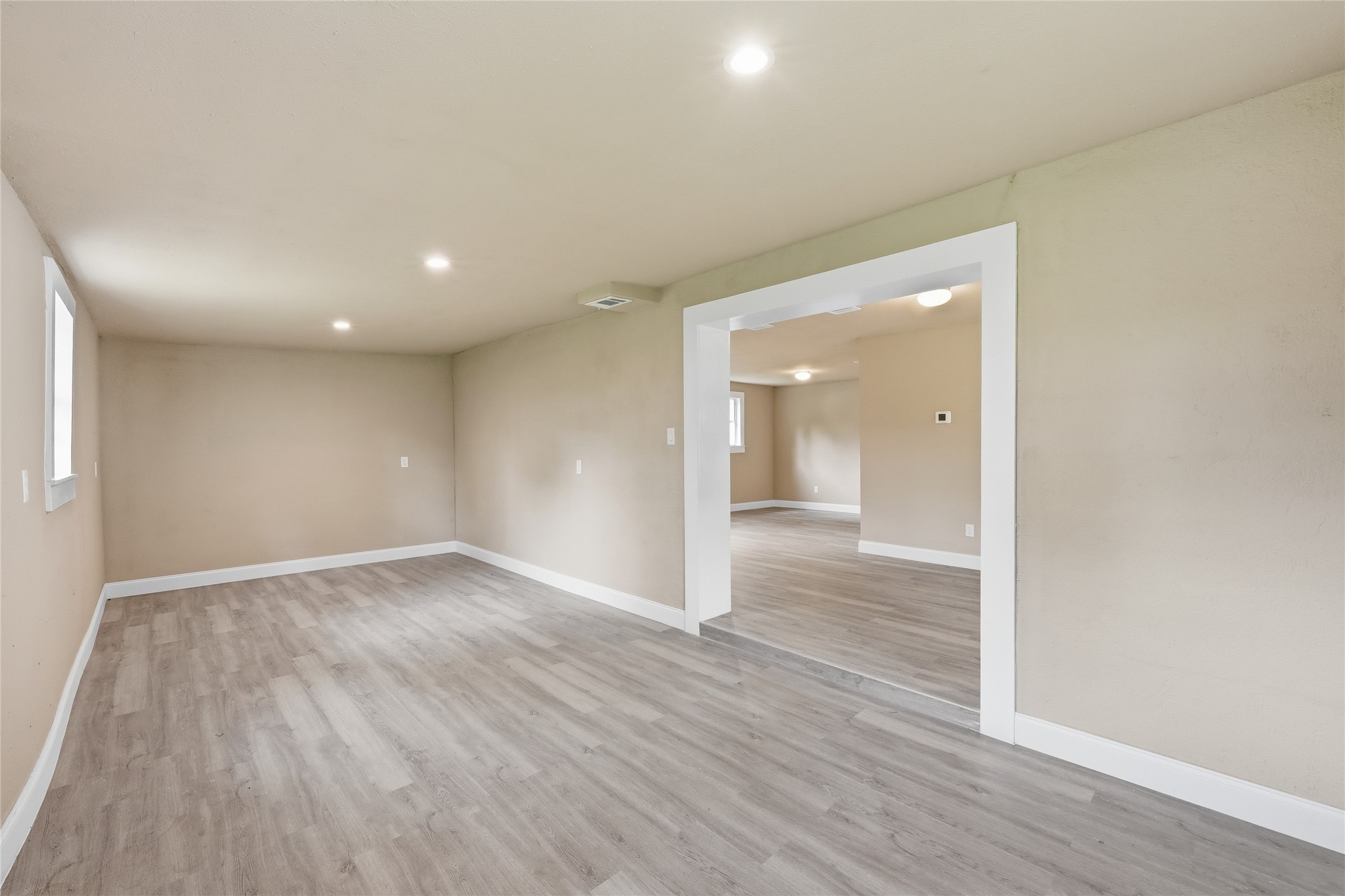 3930 Hartel Street Property Photo 16