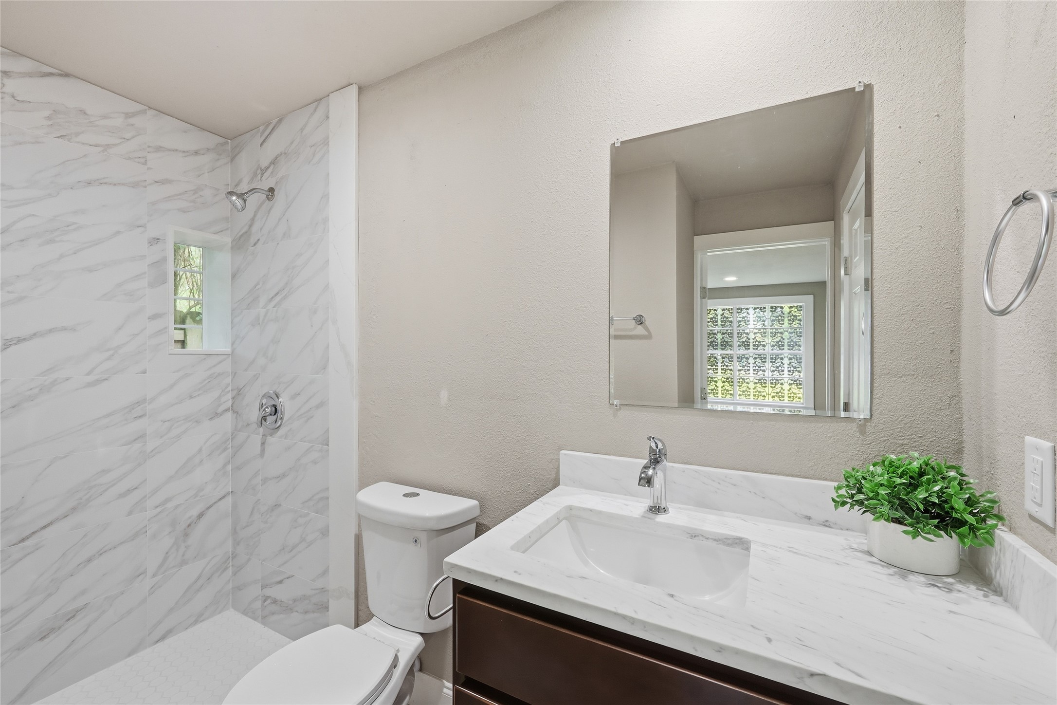 3930 Hartel Street Property Photo 19