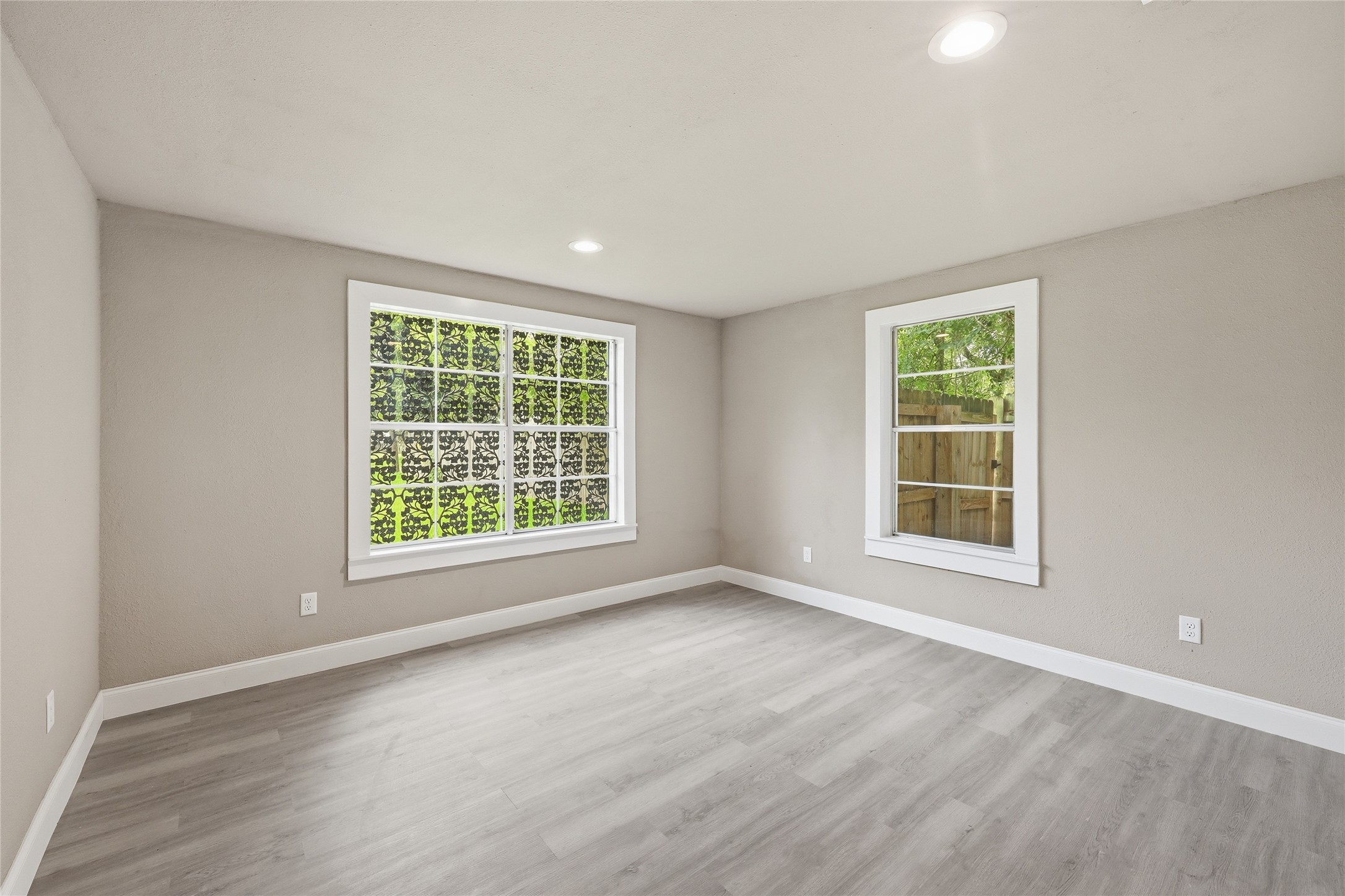 3930 Hartel Street Property Photo 21