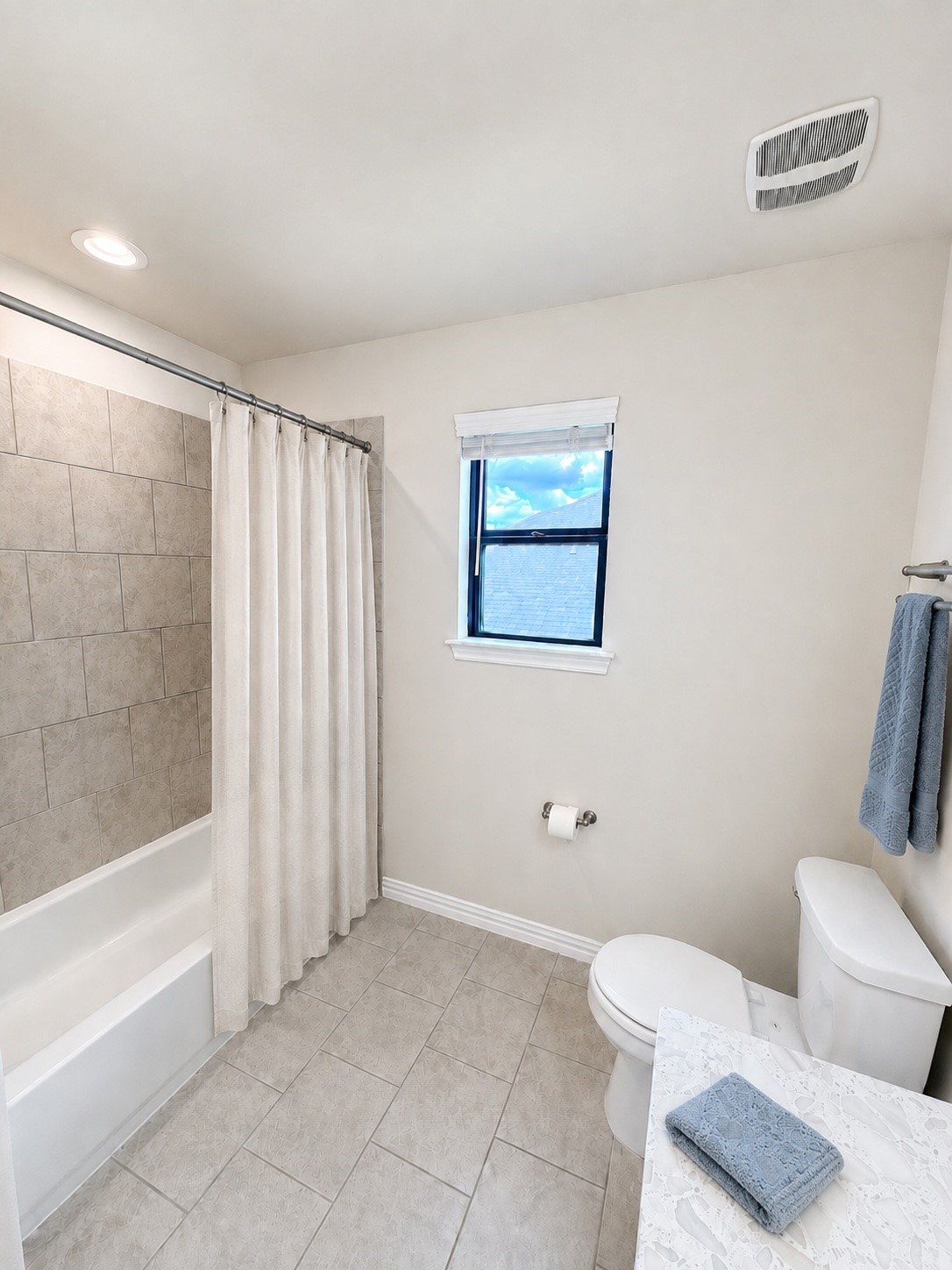 40575 Goldeneye Place Property Photo 12