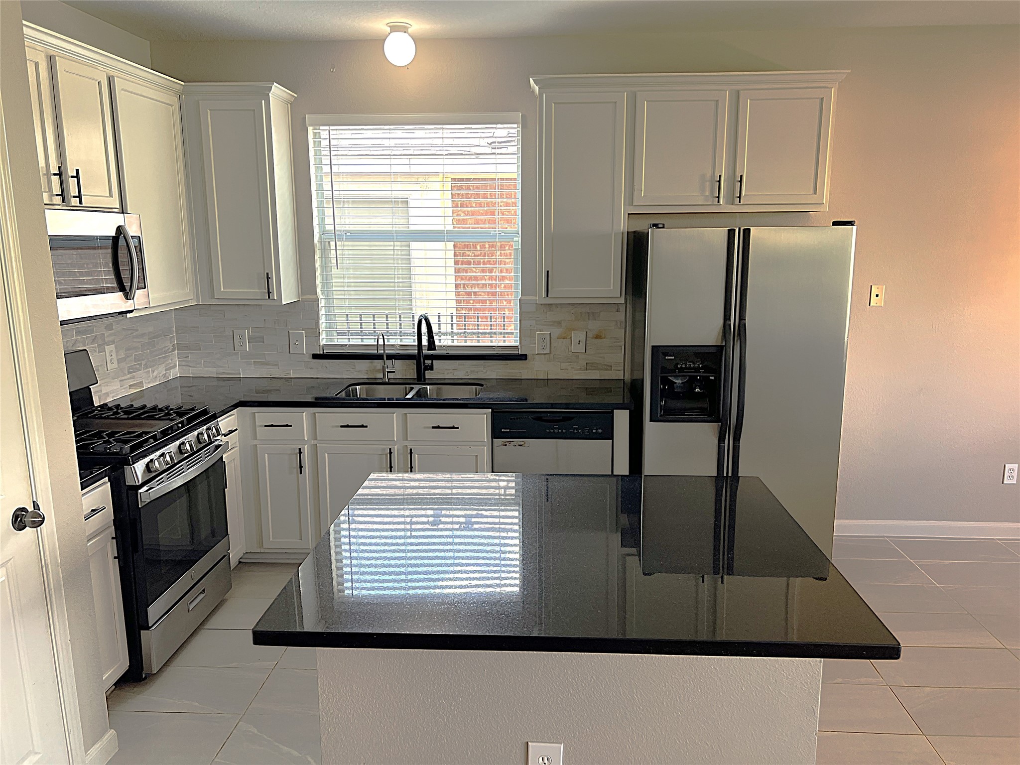 10634 Lyndon Meadows Drive Property Photo 11