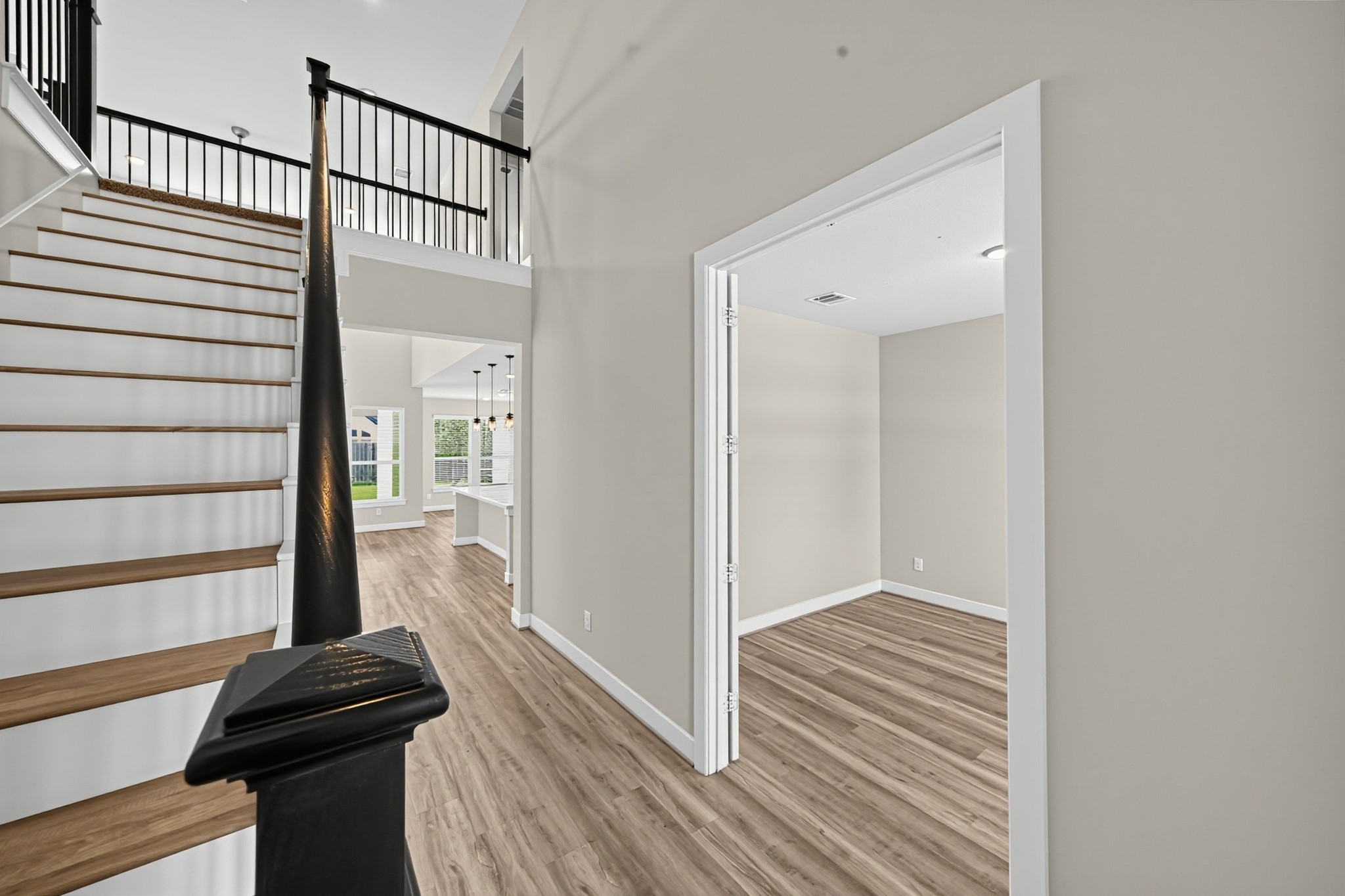 7206 Crossvine Manor Trail Property Photo 6
