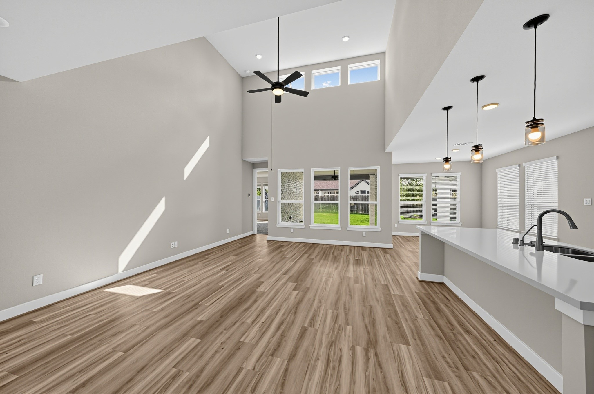 7206 Crossvine Manor Trail Property Photo 12