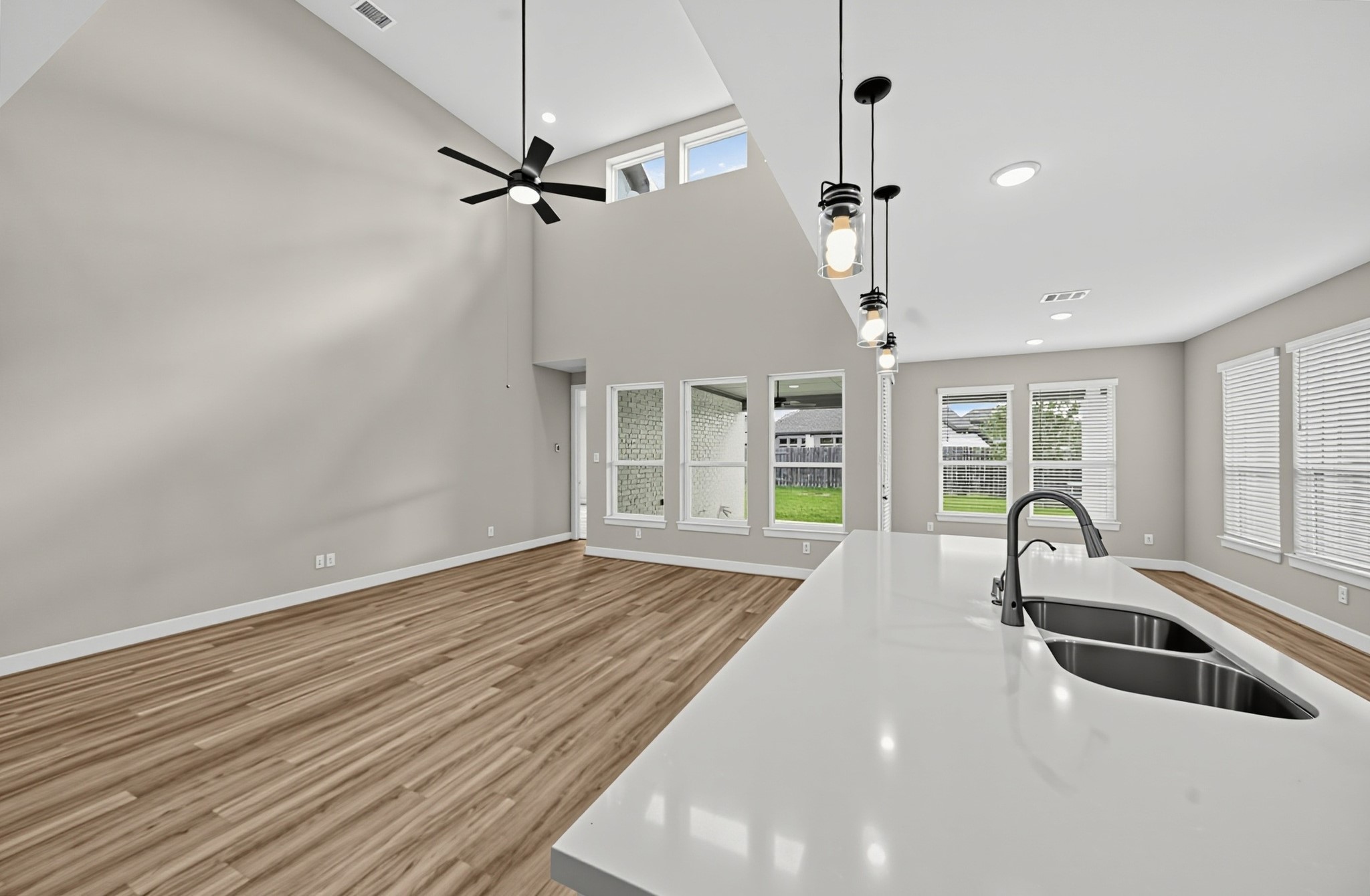 7206 Crossvine Manor Trail Property Photo 14