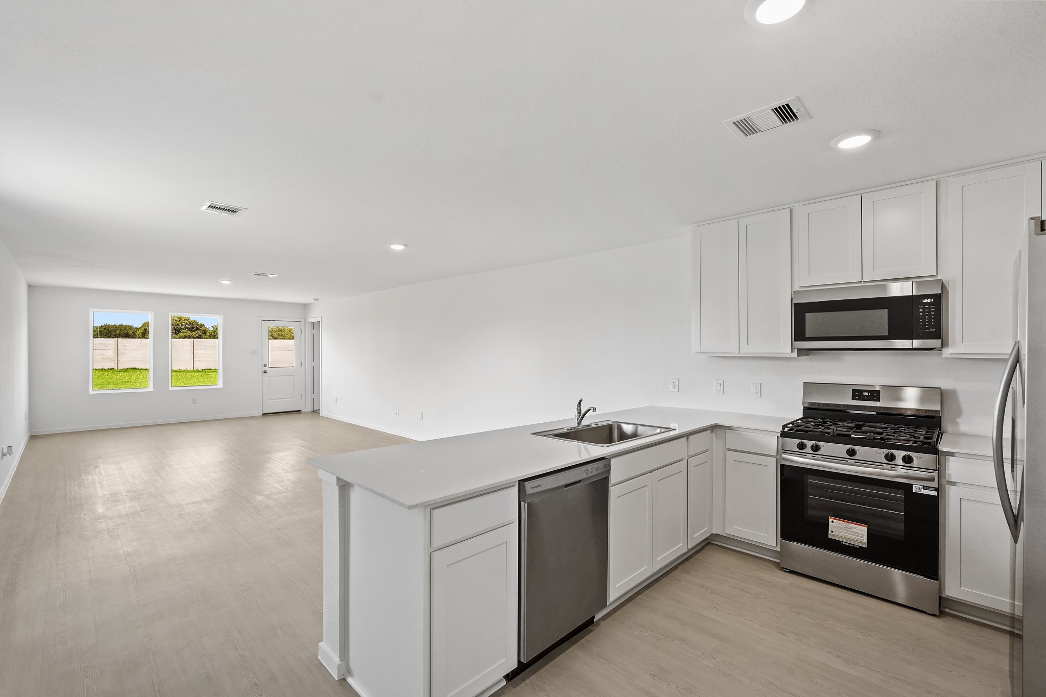 26931 Feather Reed Drive Property Photo 5