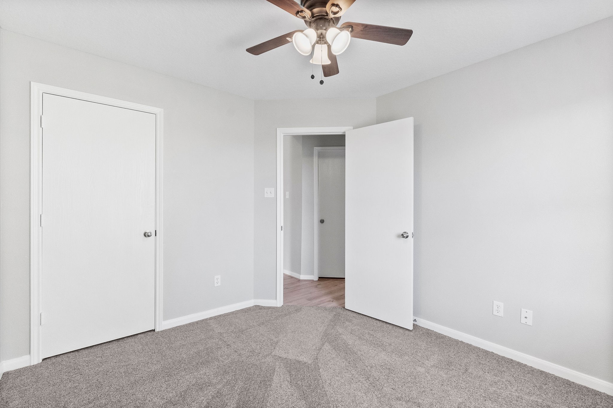 12546 Ridgecrest Drive Property Photo 8