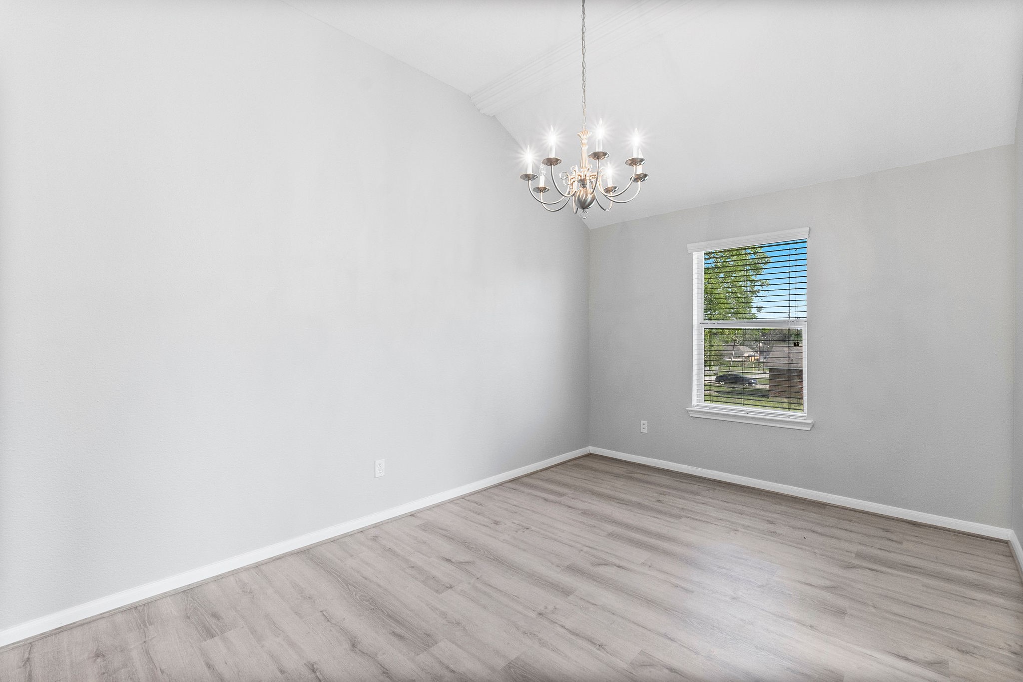 12546 Ridgecrest Drive Property Photo 11